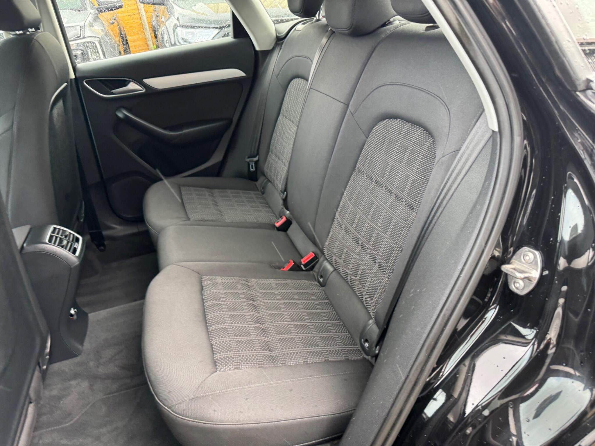 Audi Q3 view 28
