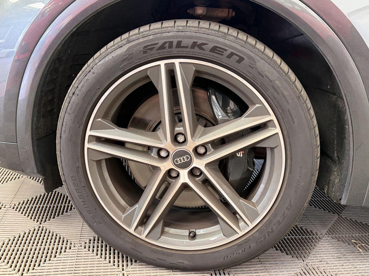 Audi SQ5 view 22