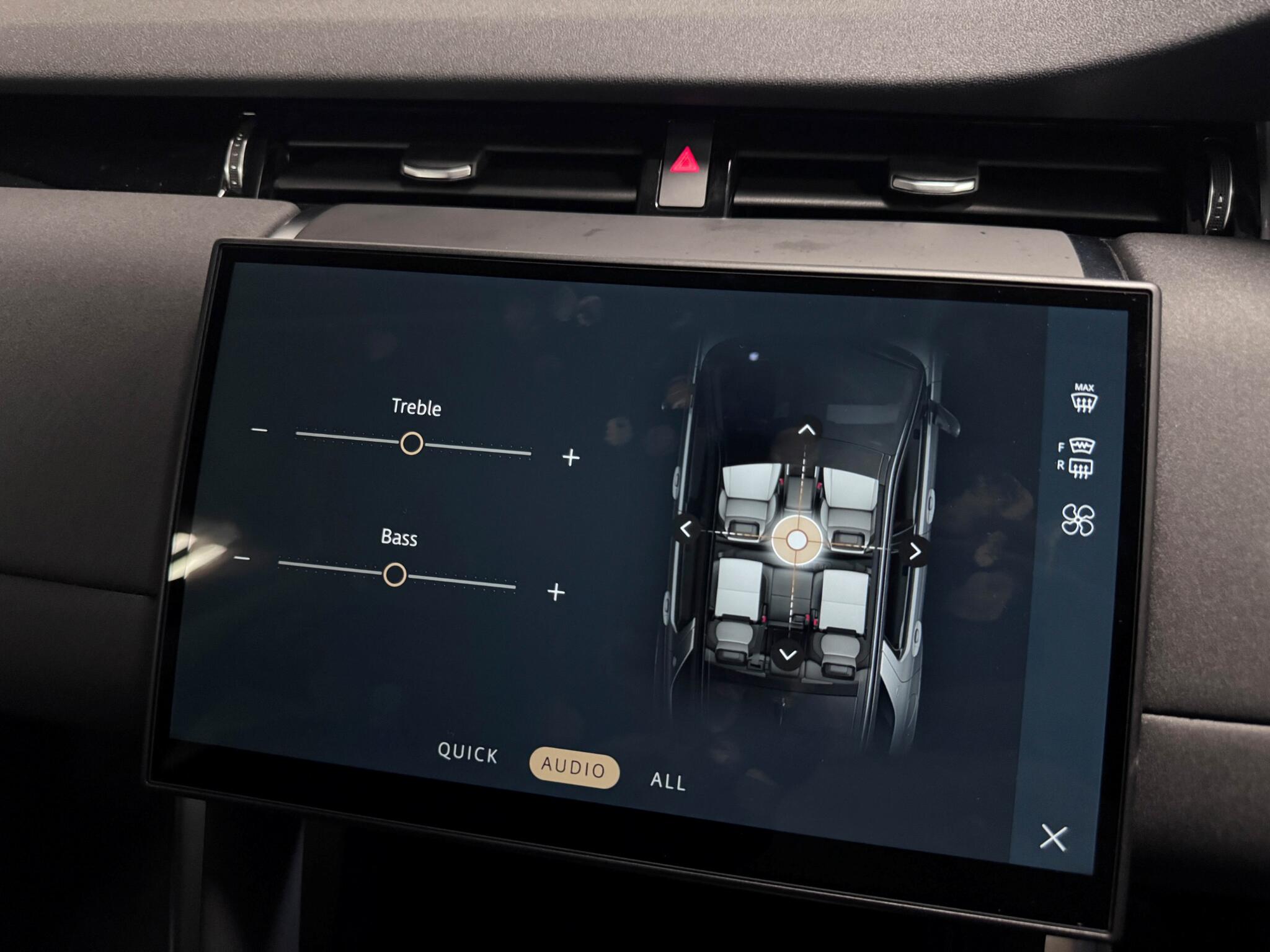 Land Rover Discovery Sport view 57