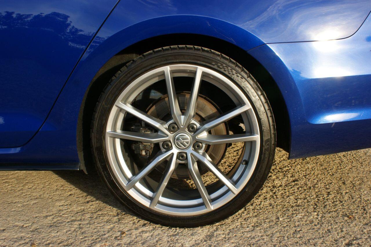 Volkswagen Golf view 24
