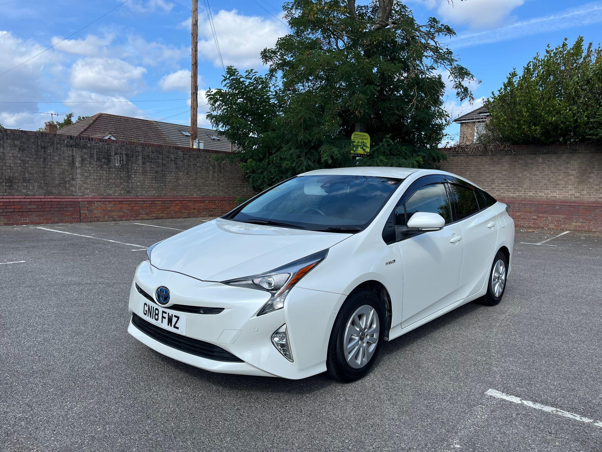 Toyota Prius view 3