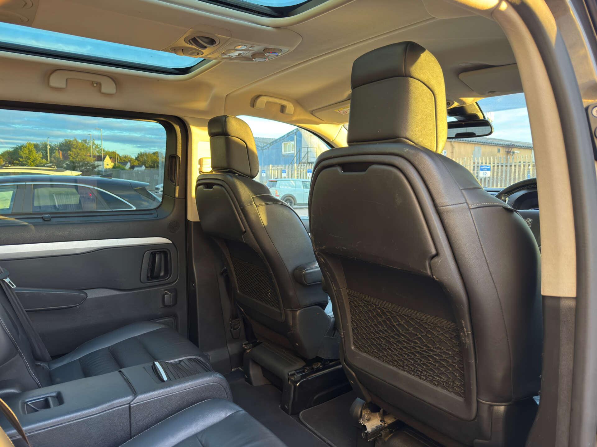 Peugeot Traveller view 21