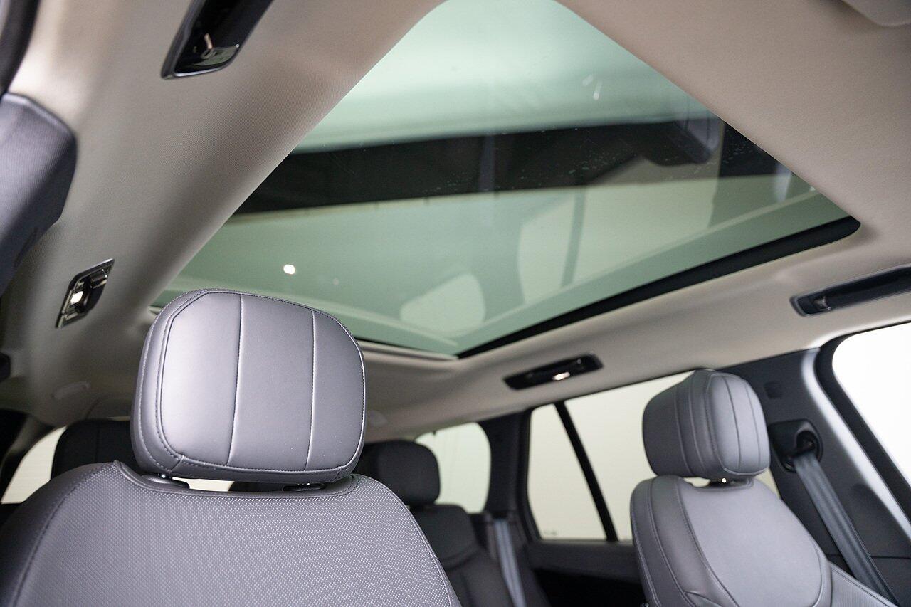 Land Rover Range Rover view 14