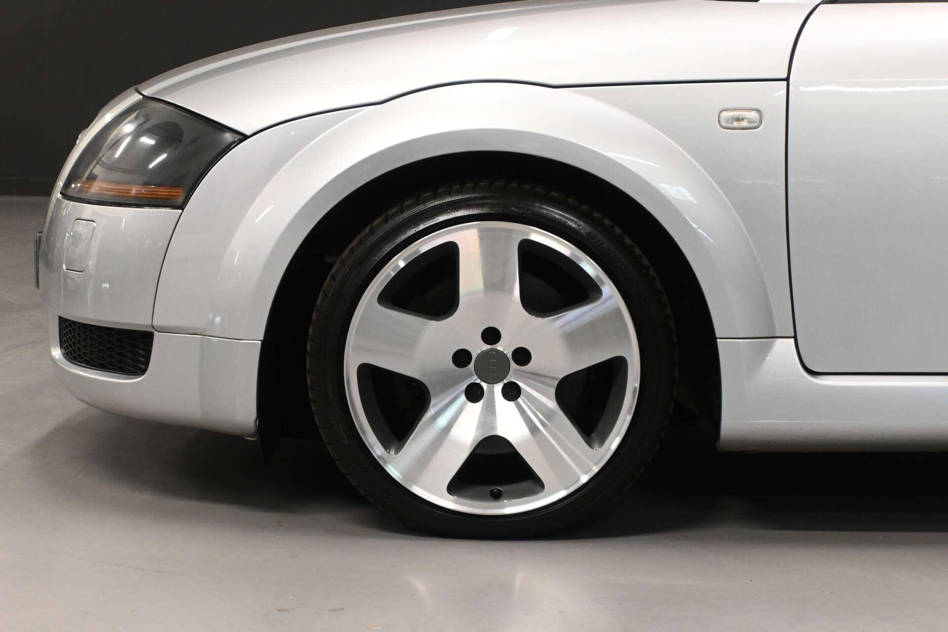 Audi TT view 45