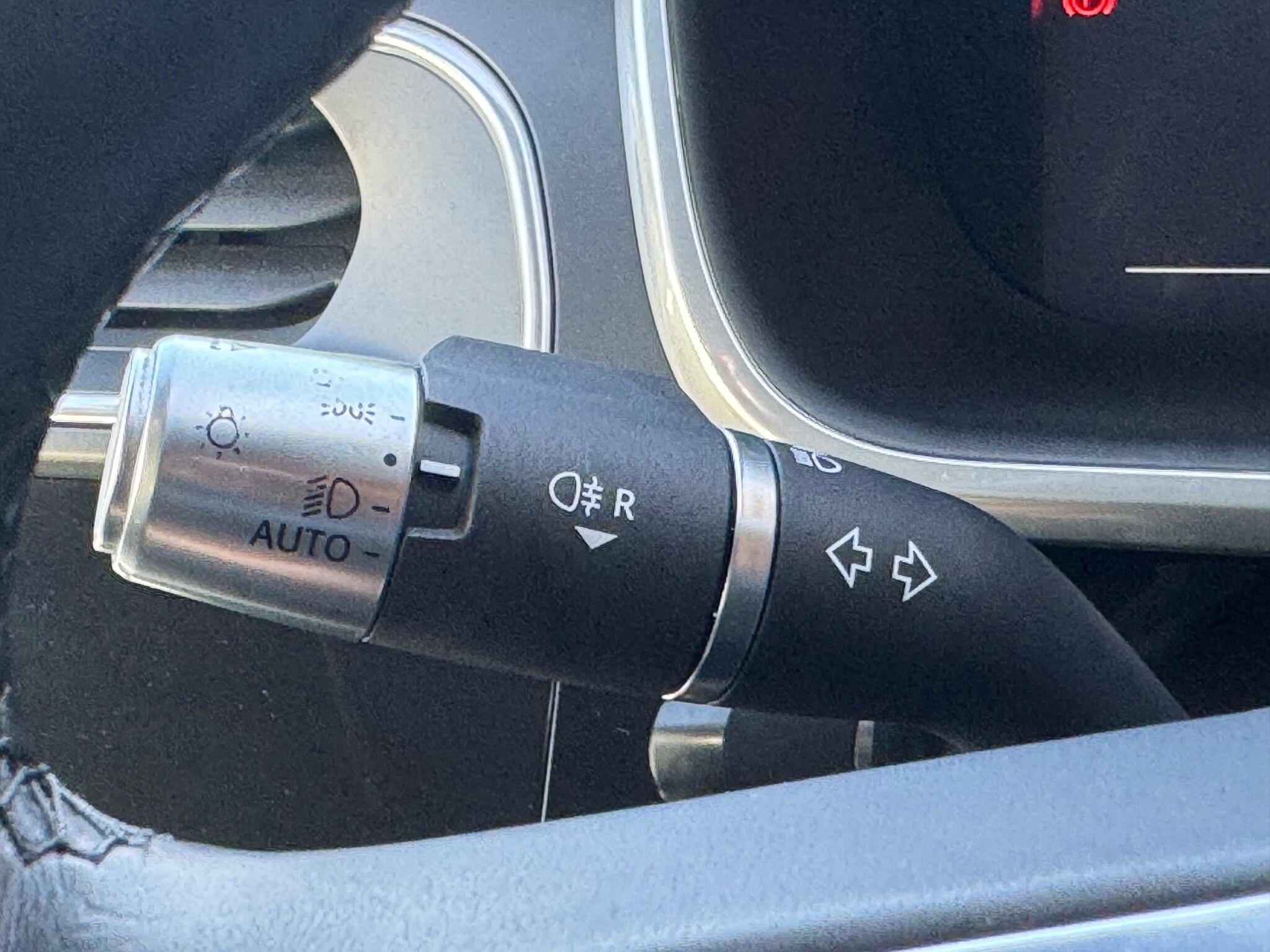Jaguar I-Pace view 12
