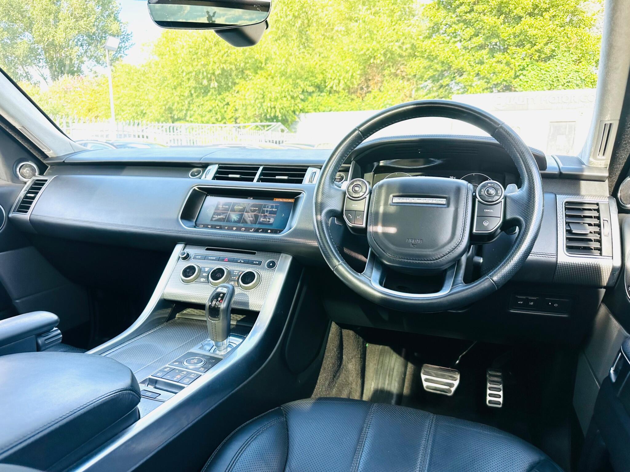 Land Rover Range Rover Sport view 3