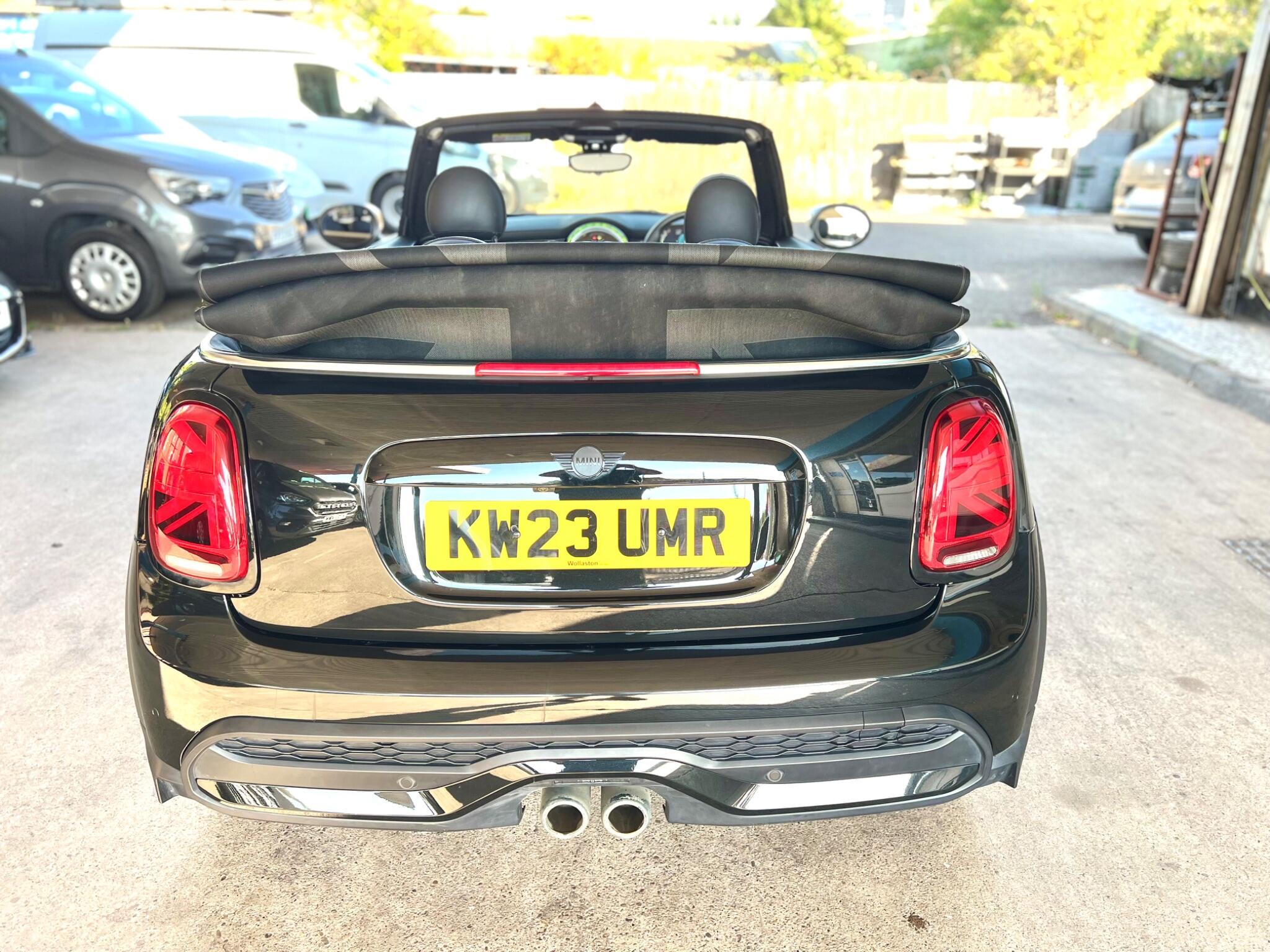 MINI Convertible view 11