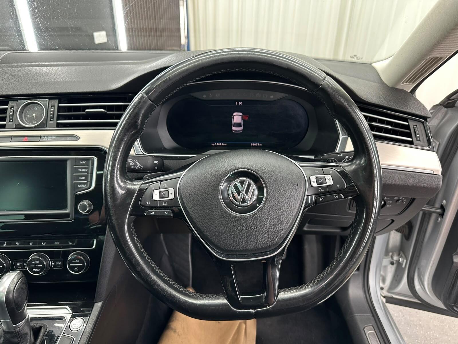 Volkswagen Passat view 36