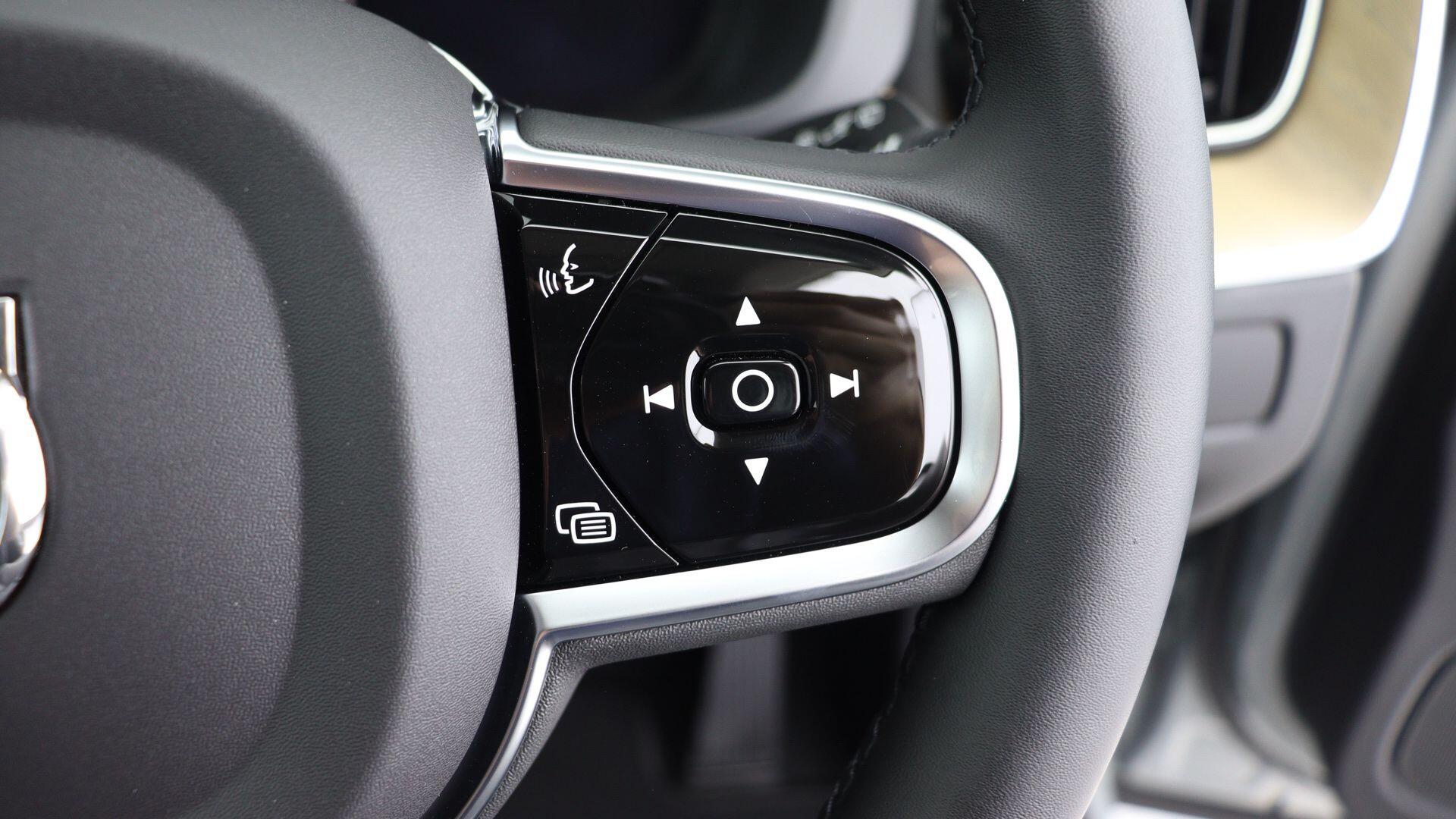 Volvo XC60 view 30