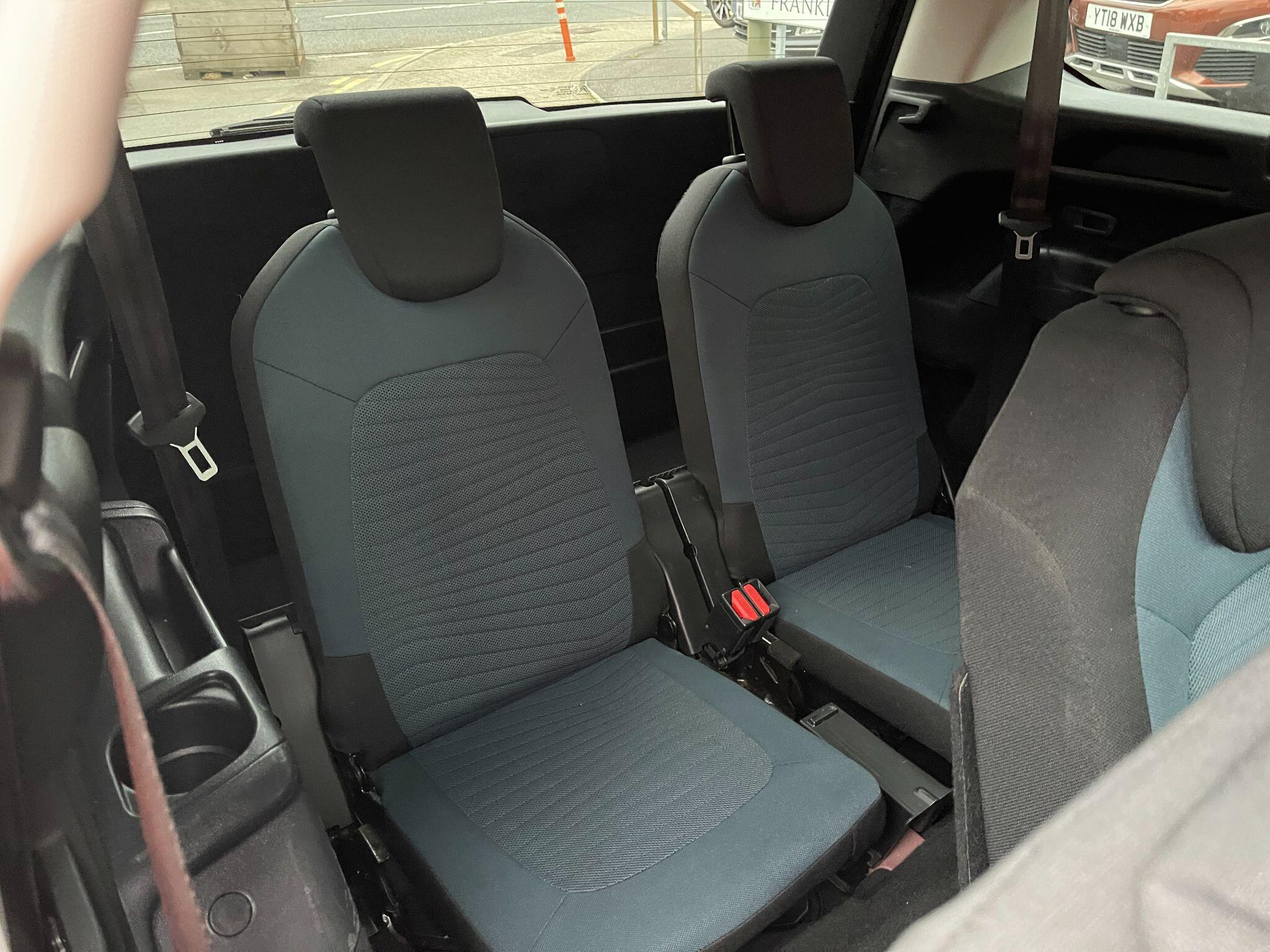 Citroen Grand C4 Picasso view 37