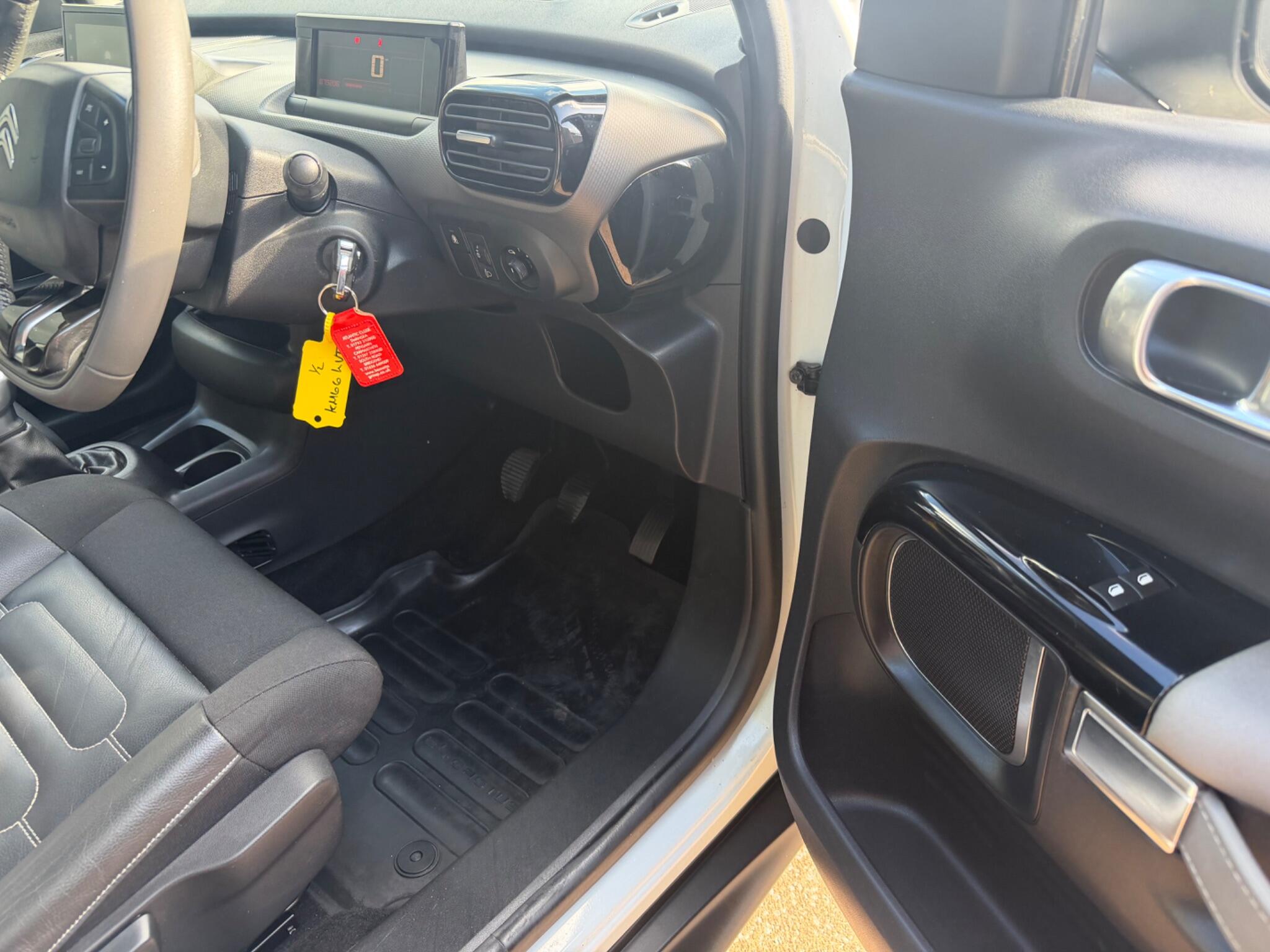 Citroen C4 Cactus view 5