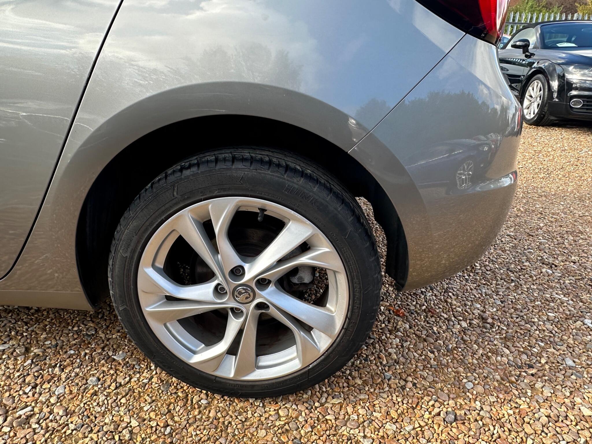 Vauxhall Astra view 21