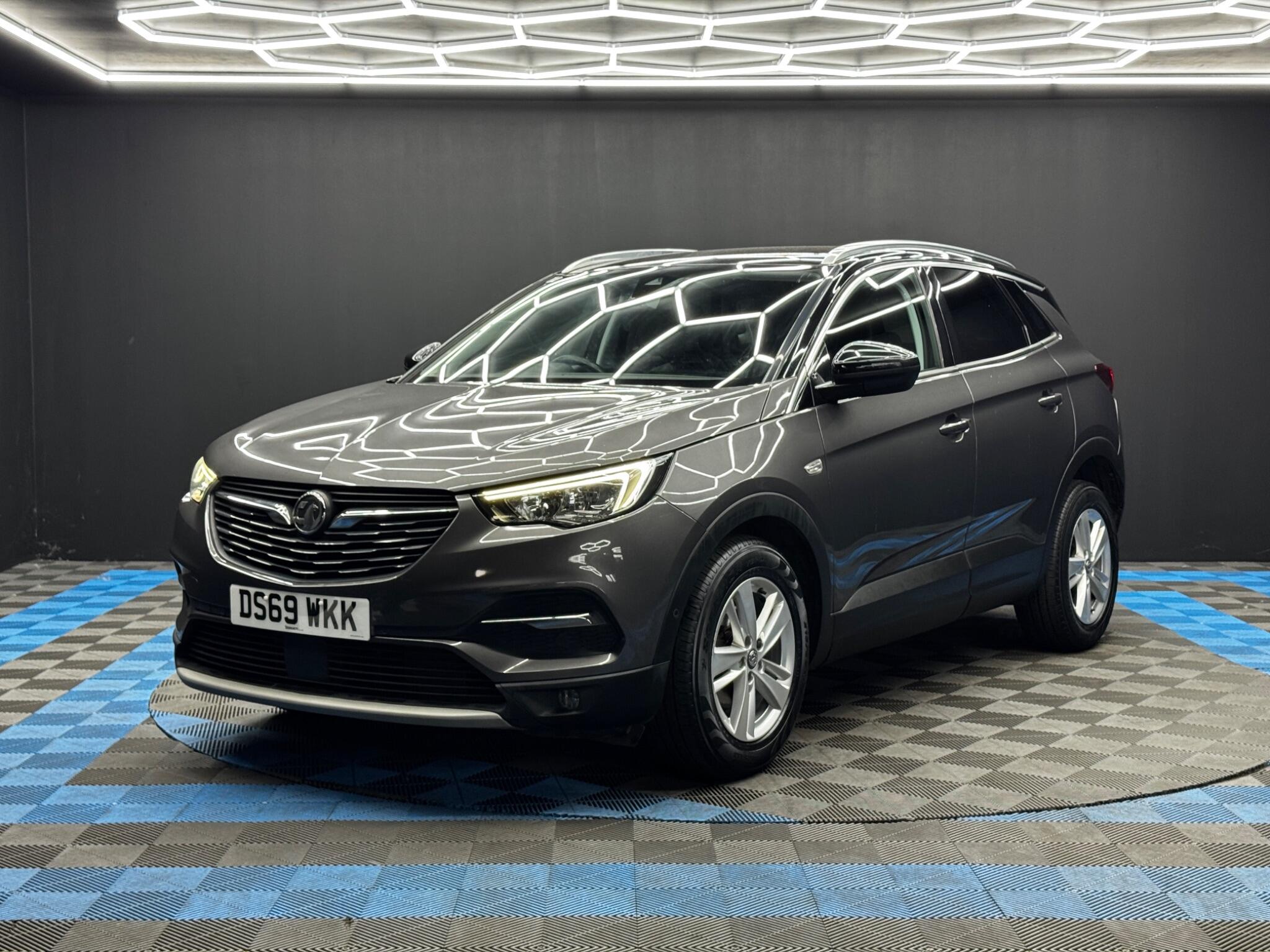 Vauxhall Grandland X view 3