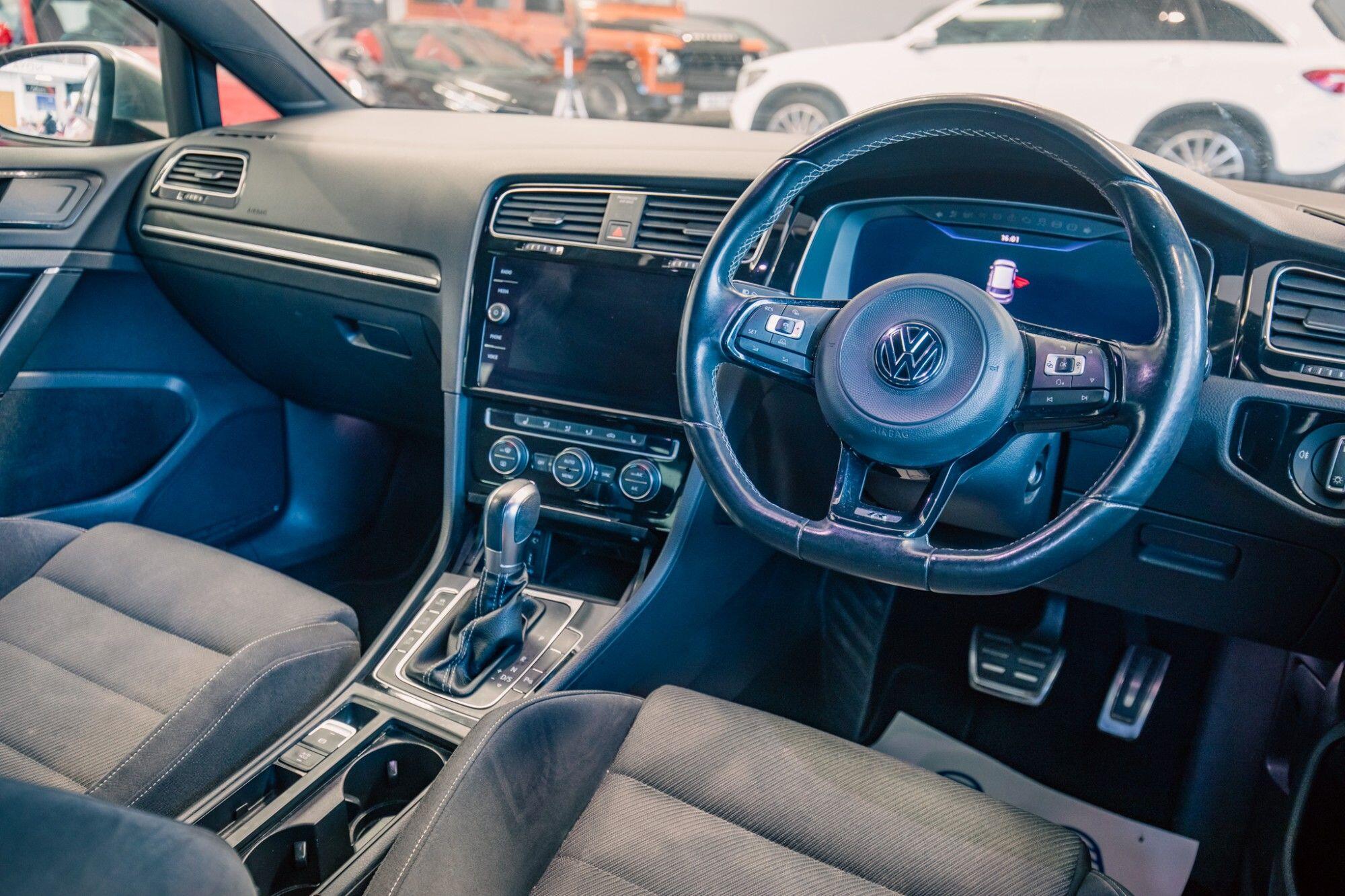Volkswagen Golf view 2