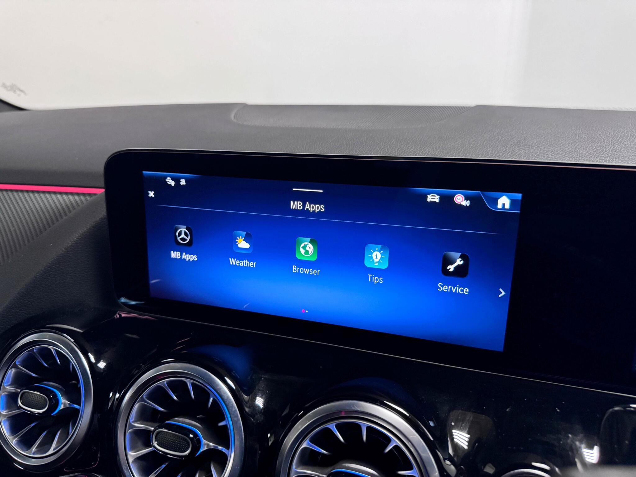 Mercedes-Benz Gla view 44