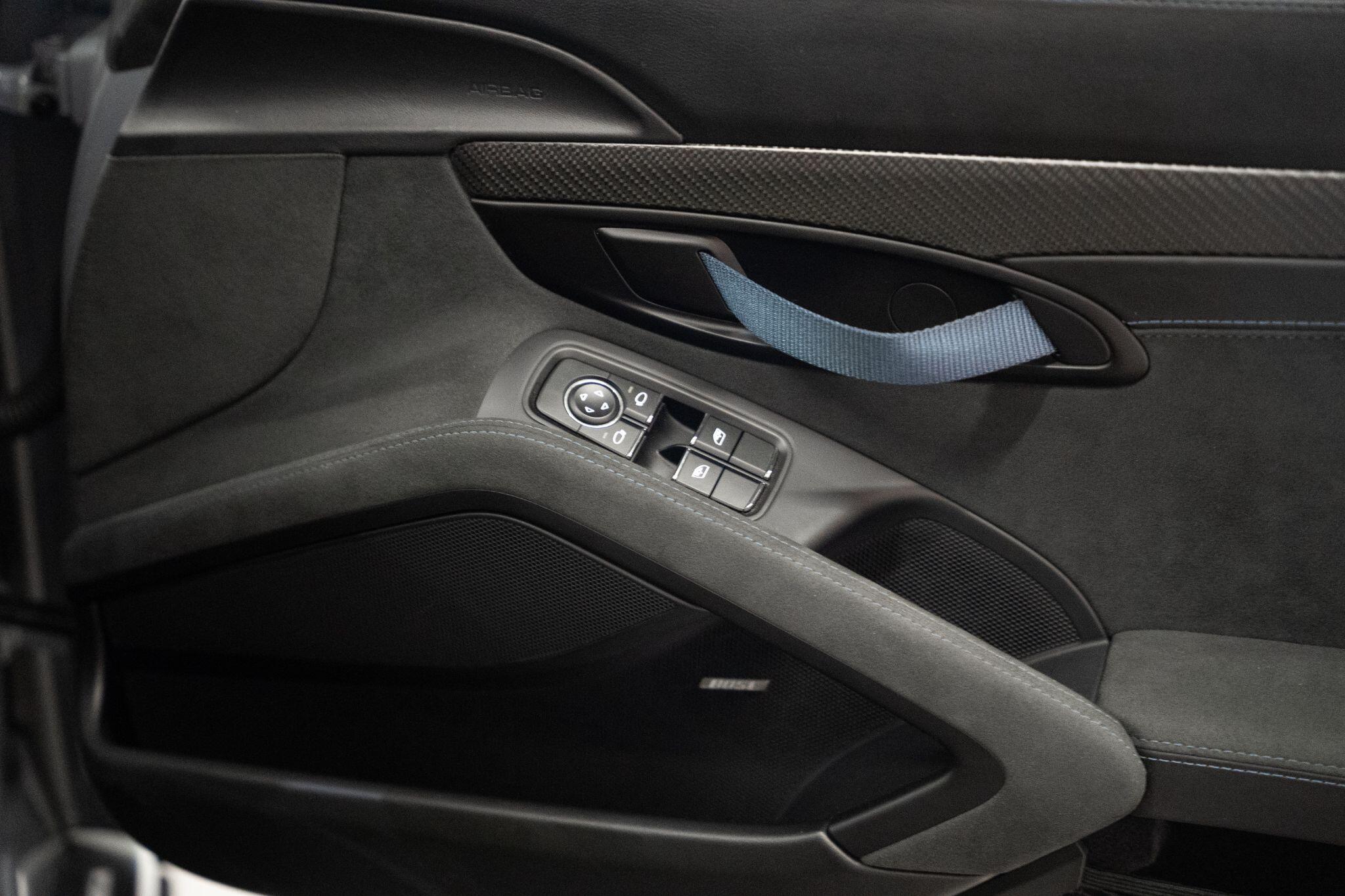 Porsche Cayman view 40