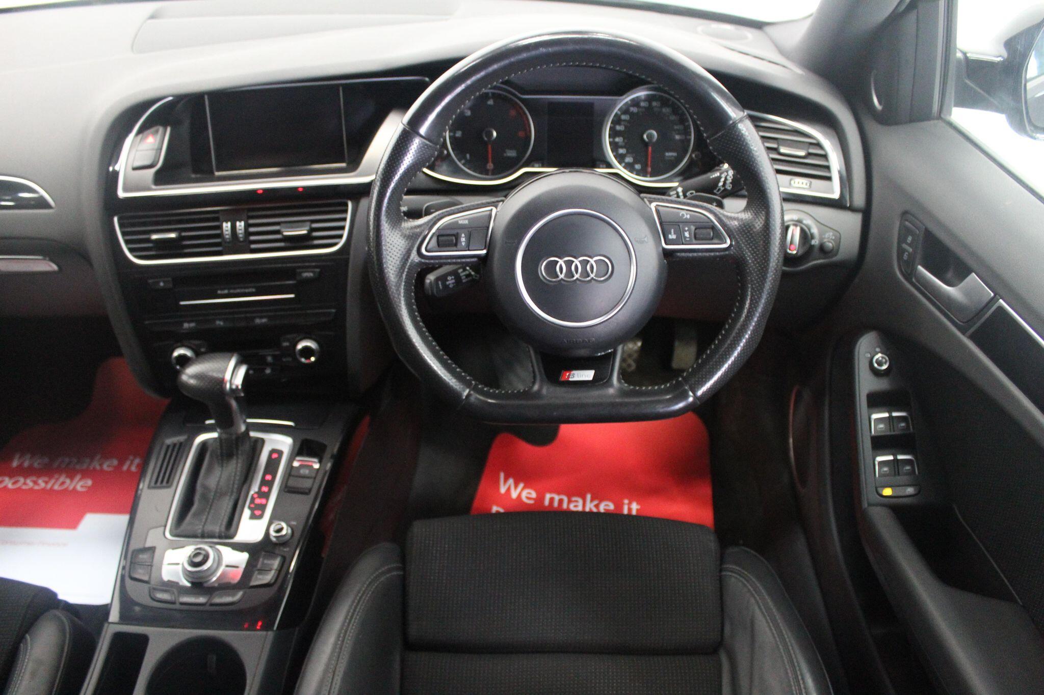 Audi A4 view 44