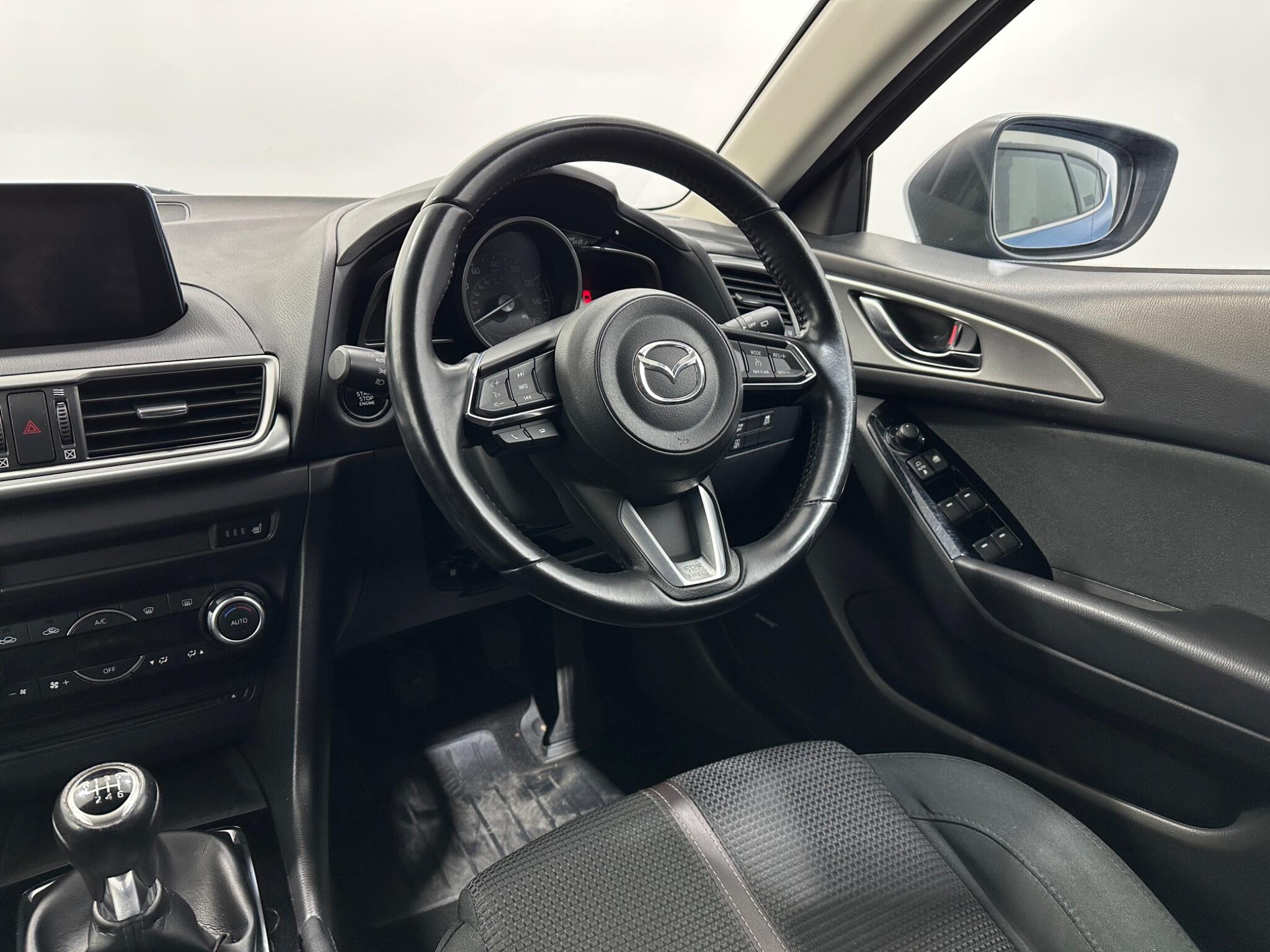 Mazda Mazda3 view 12