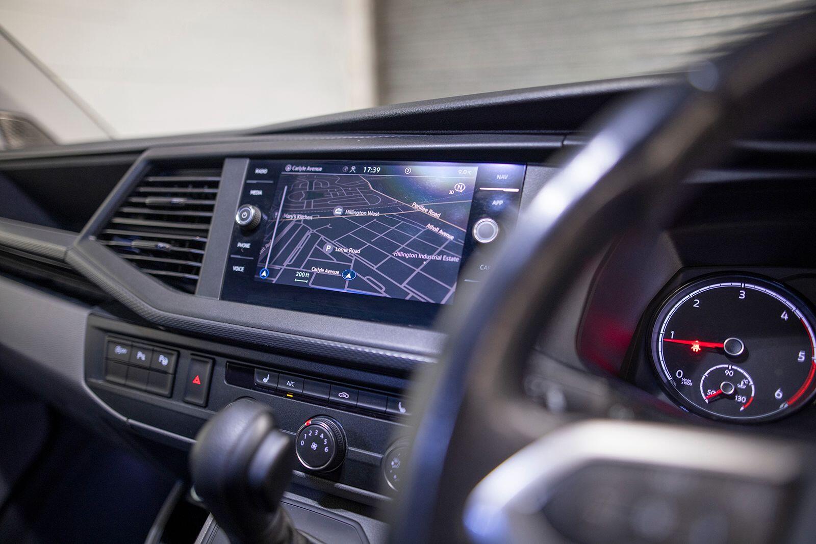 Volkswagen Transporter view 18