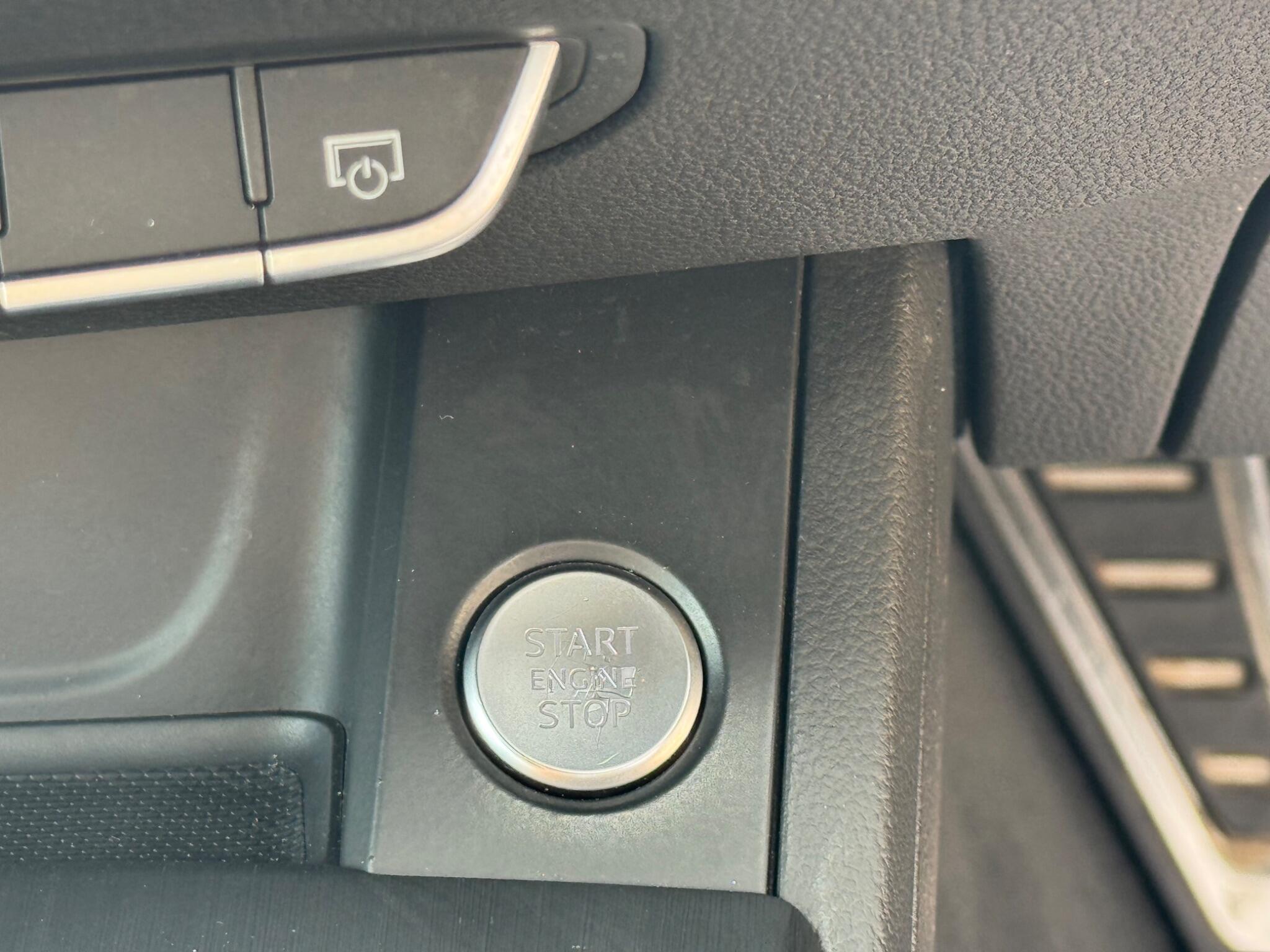 Audi A4 view 16