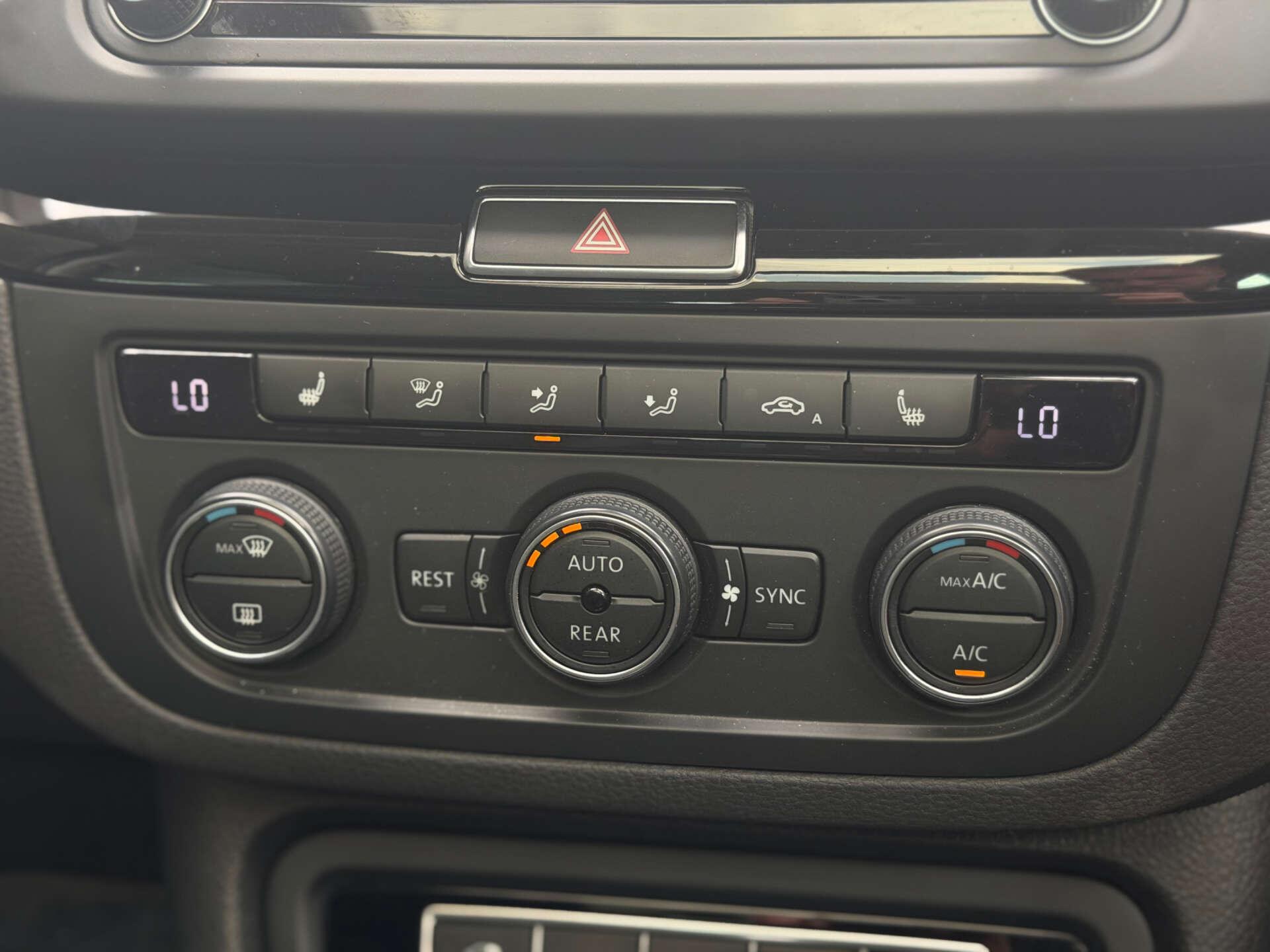Volkswagen Sharan view 29