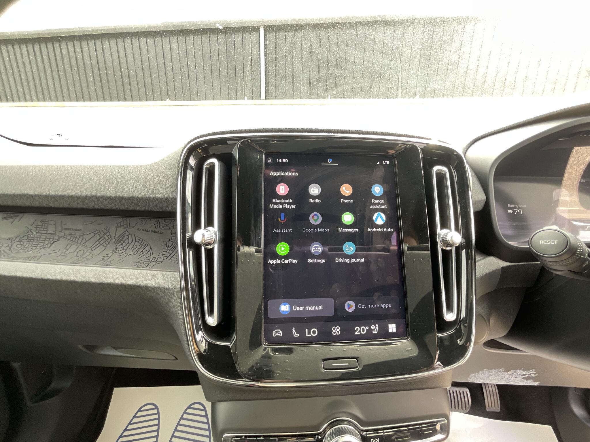 Volvo XC40 view 32