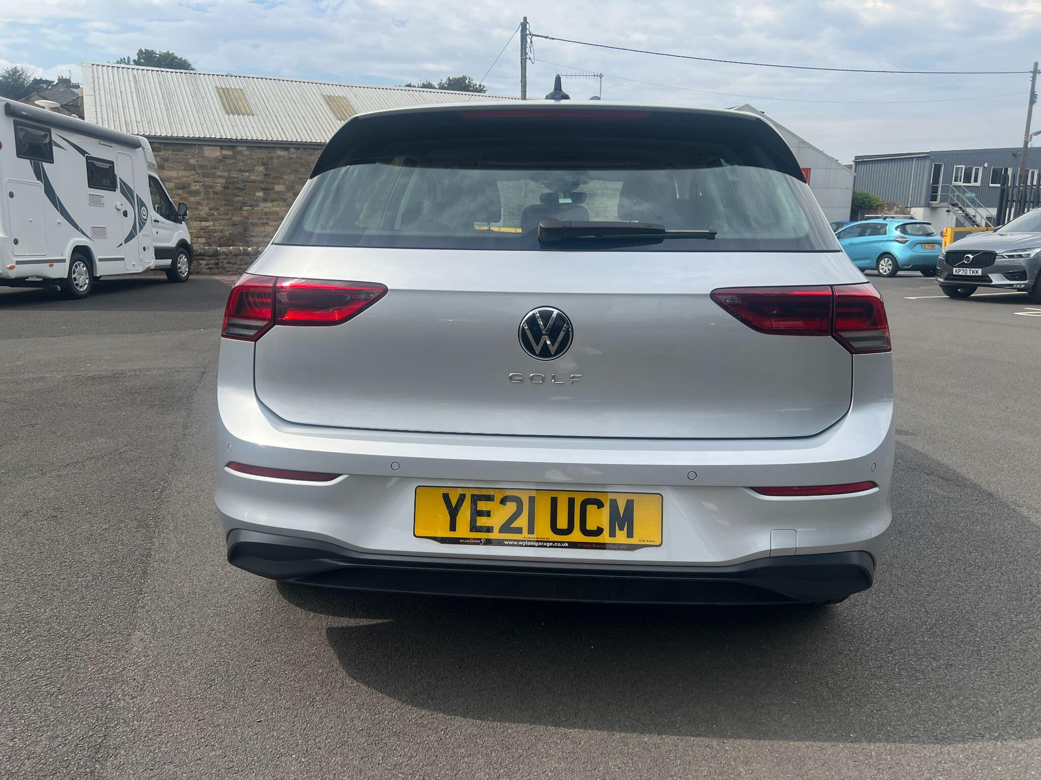 Volkswagen Golf view 11