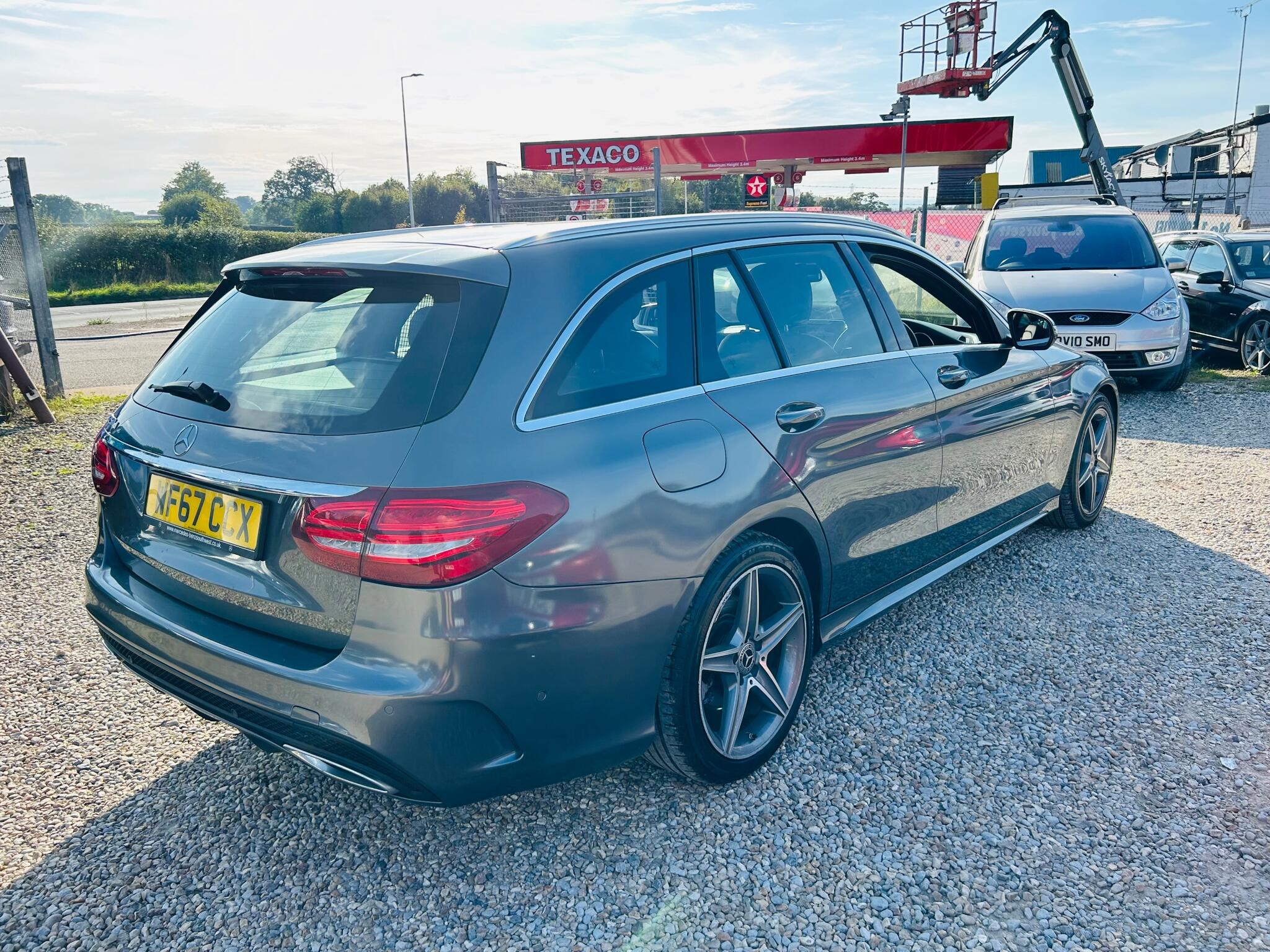 Mercedes-Benz C-Class view 9