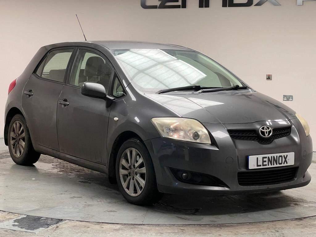 Toyota Auris view 2