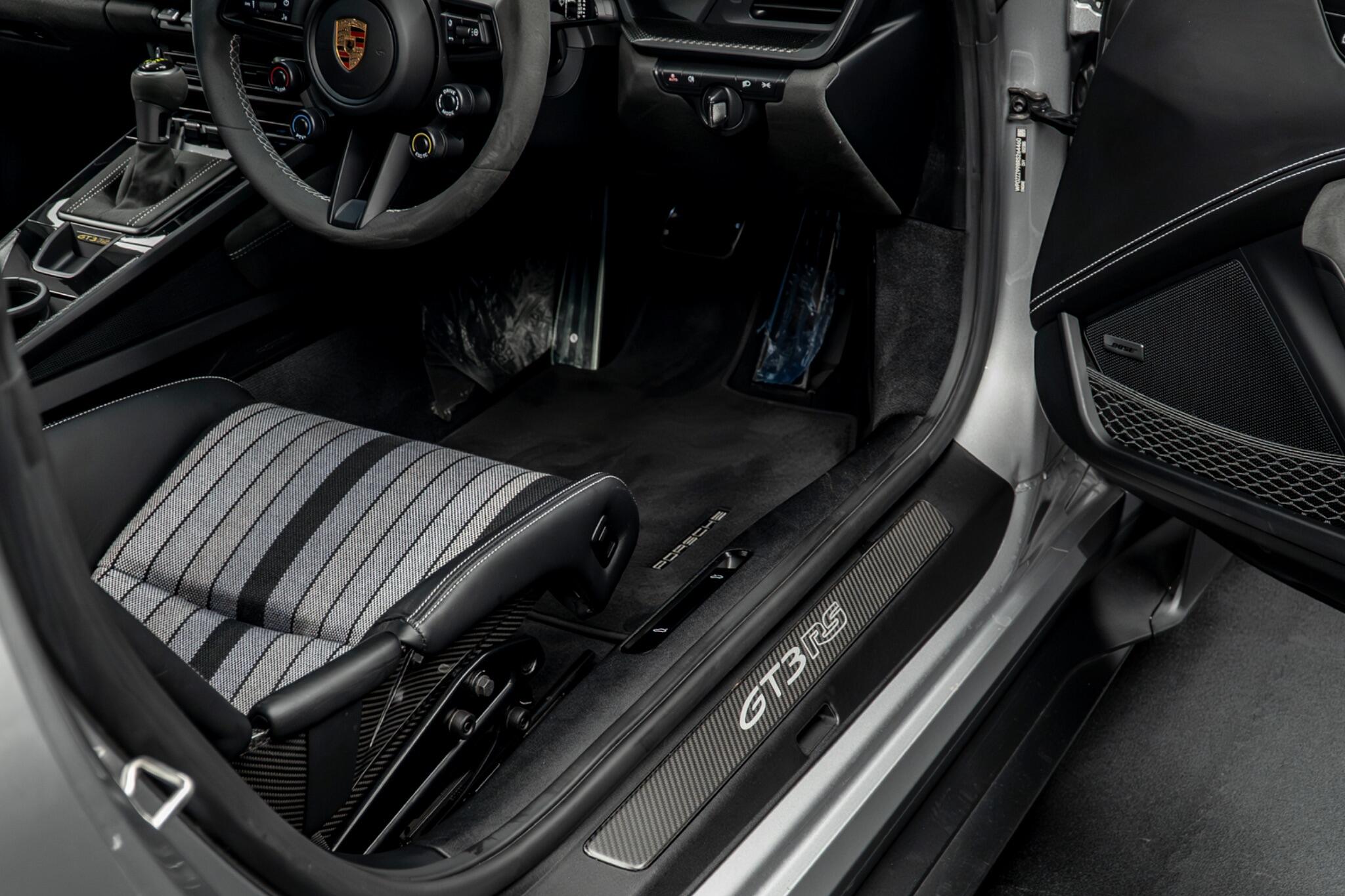 Porsche 911 view 47