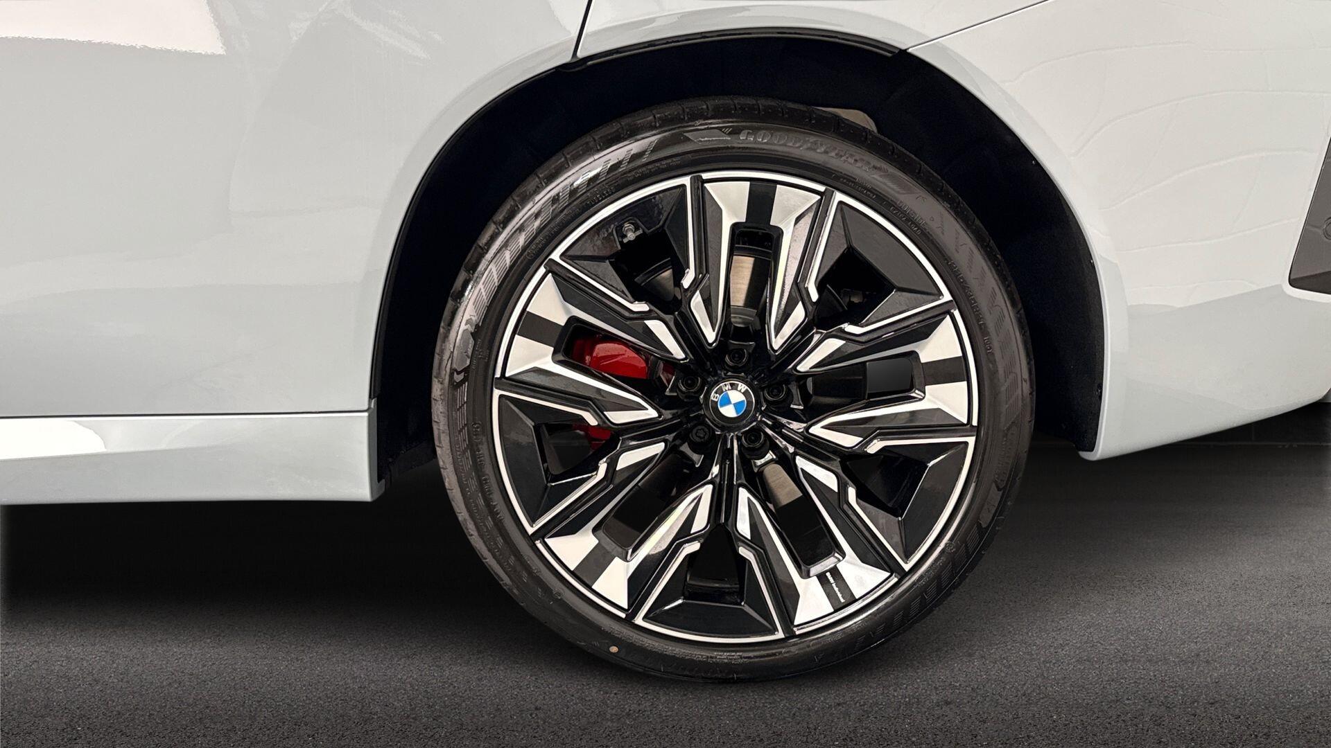 BMW X3 view 14