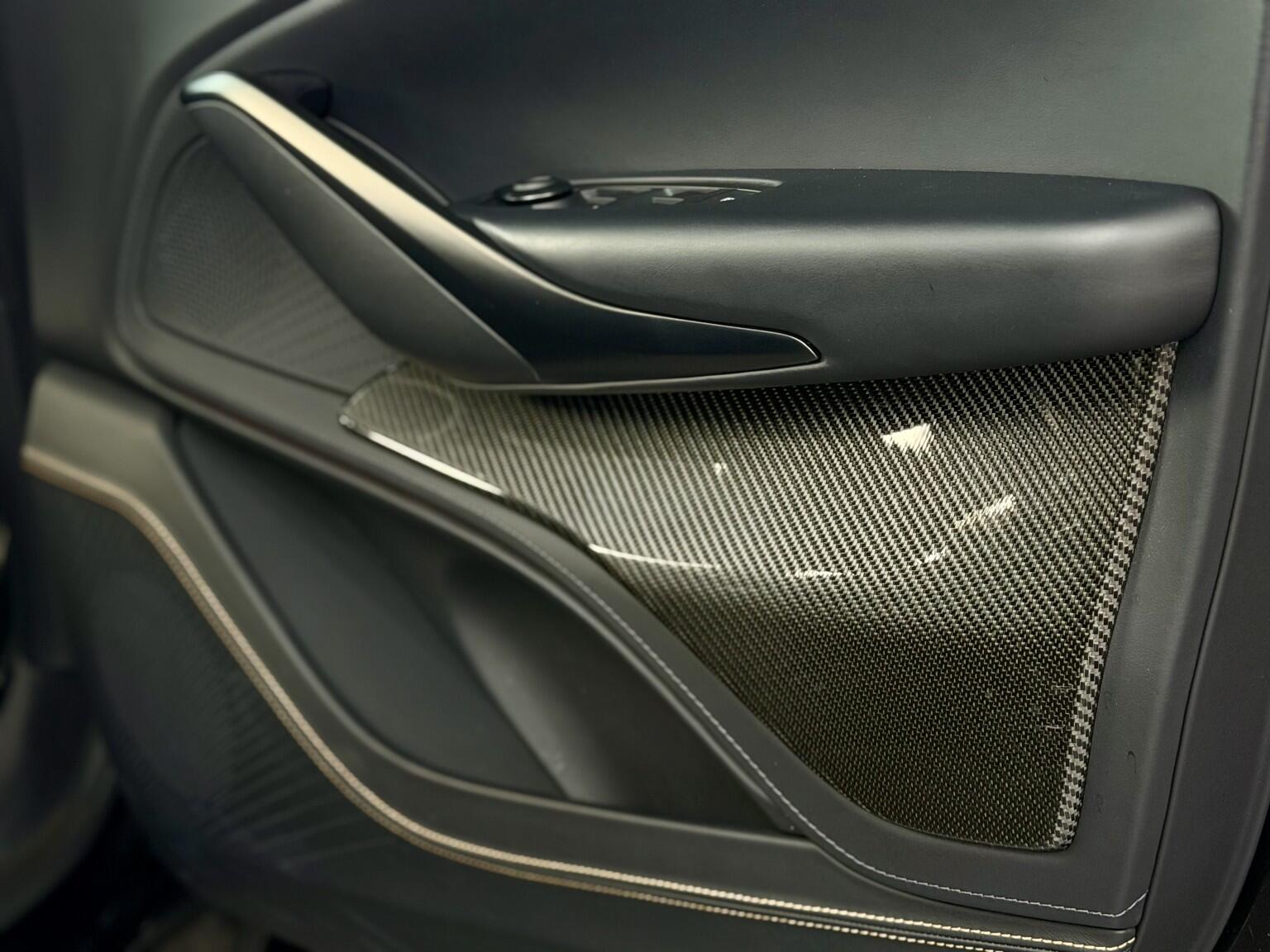 Aston Martin DBX view 53