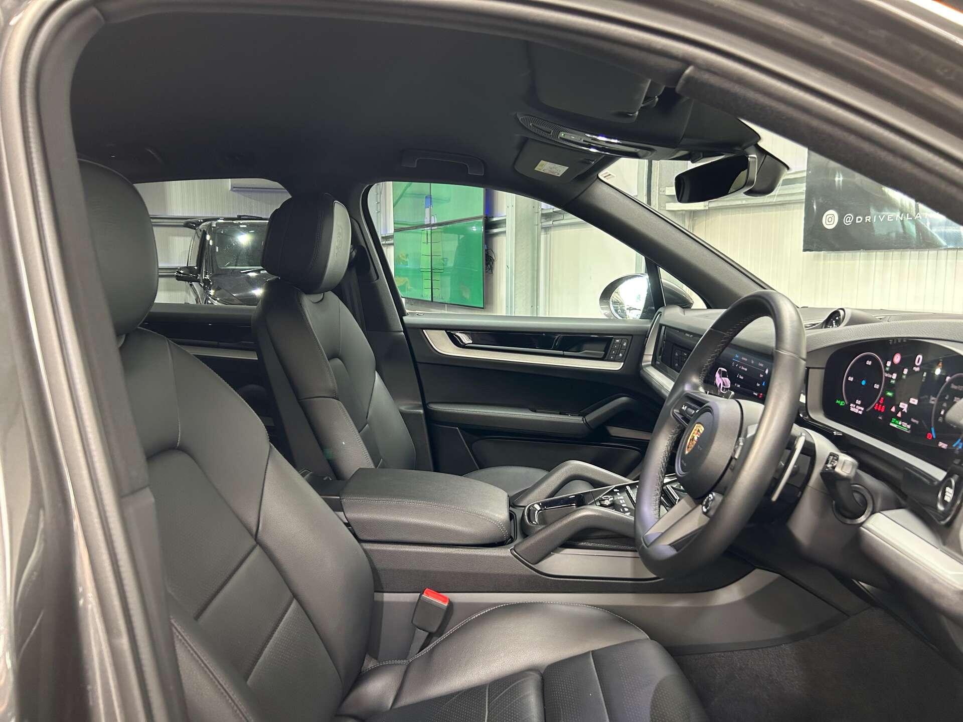 Porsche Cayenne view 22