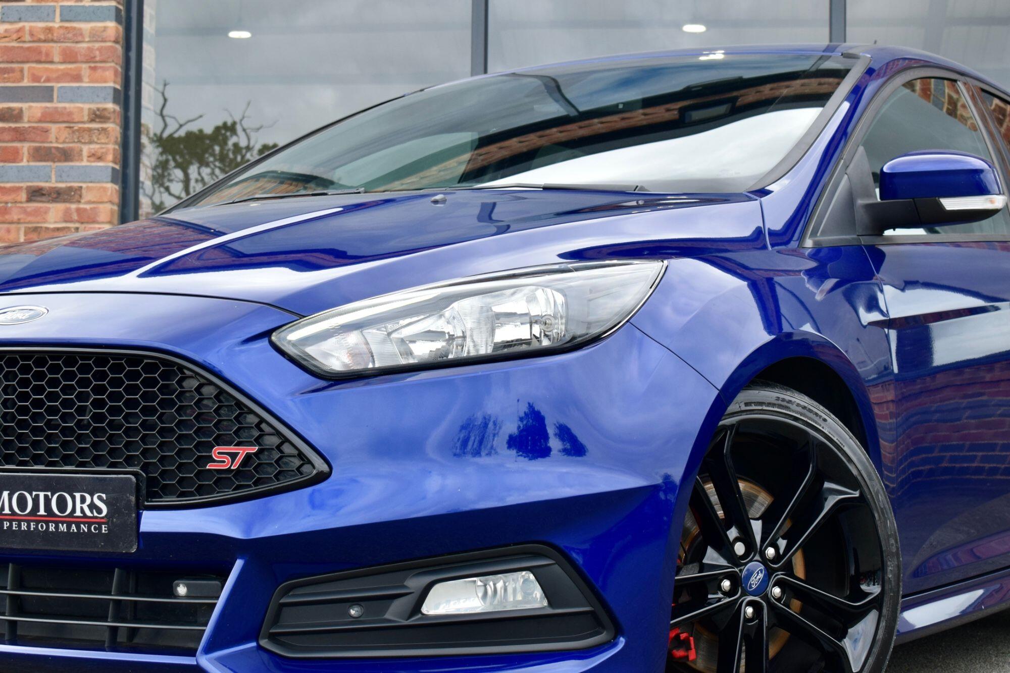 Ford Focus view 40