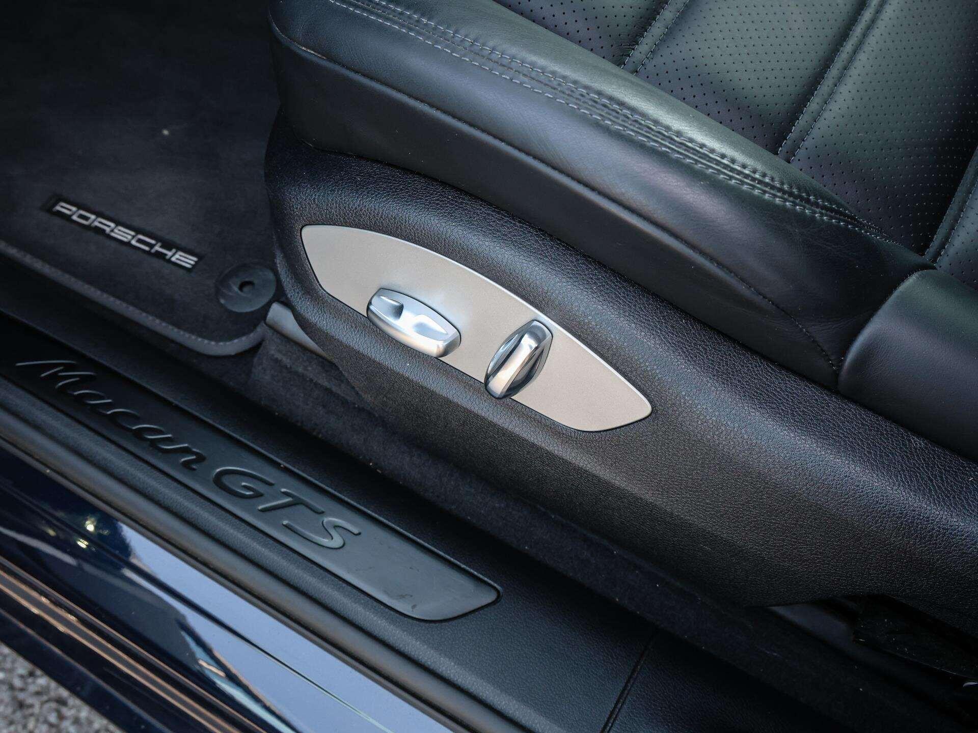 Porsche Macan view 26