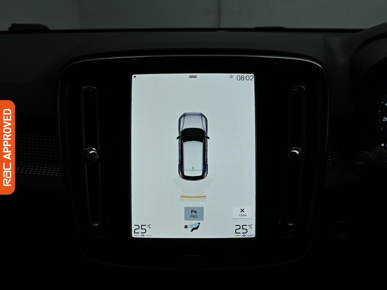 Volvo XC40 view 15