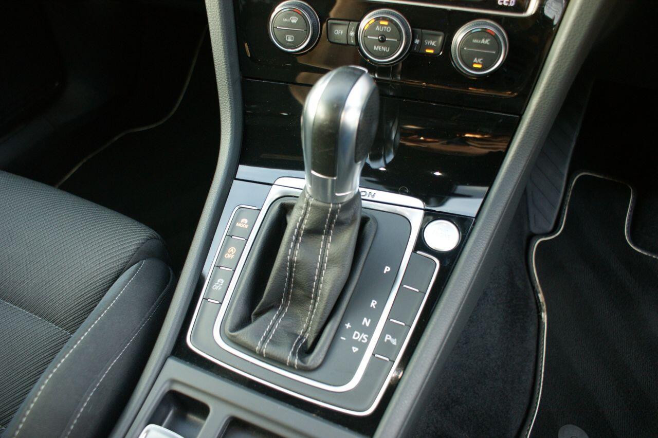 Volkswagen Golf view 52