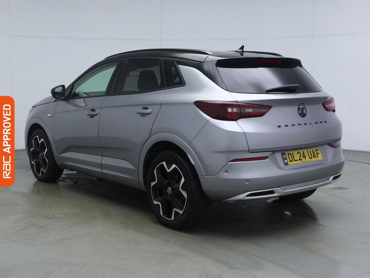 Vauxhall Grandland view 4