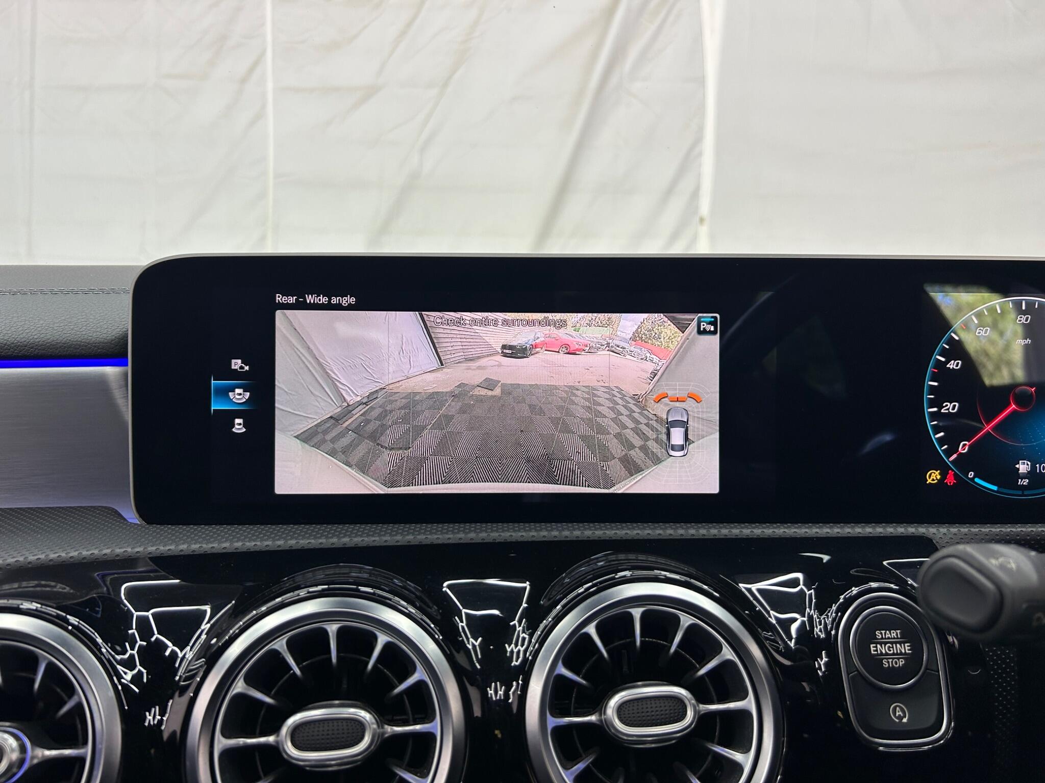 Mercedes-Benz Cla view 40
