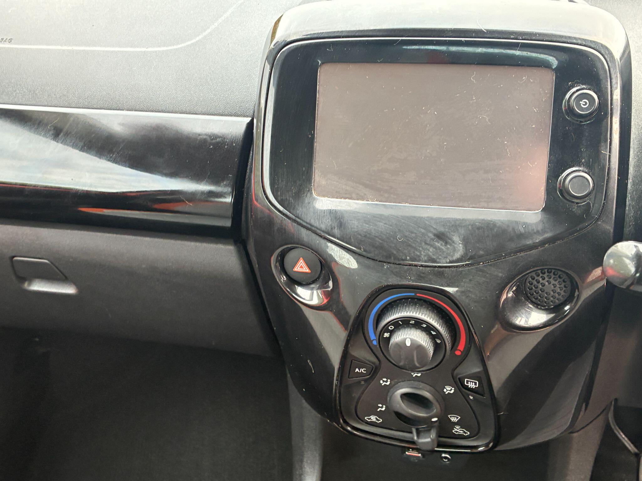 Toyota Aygo view 11