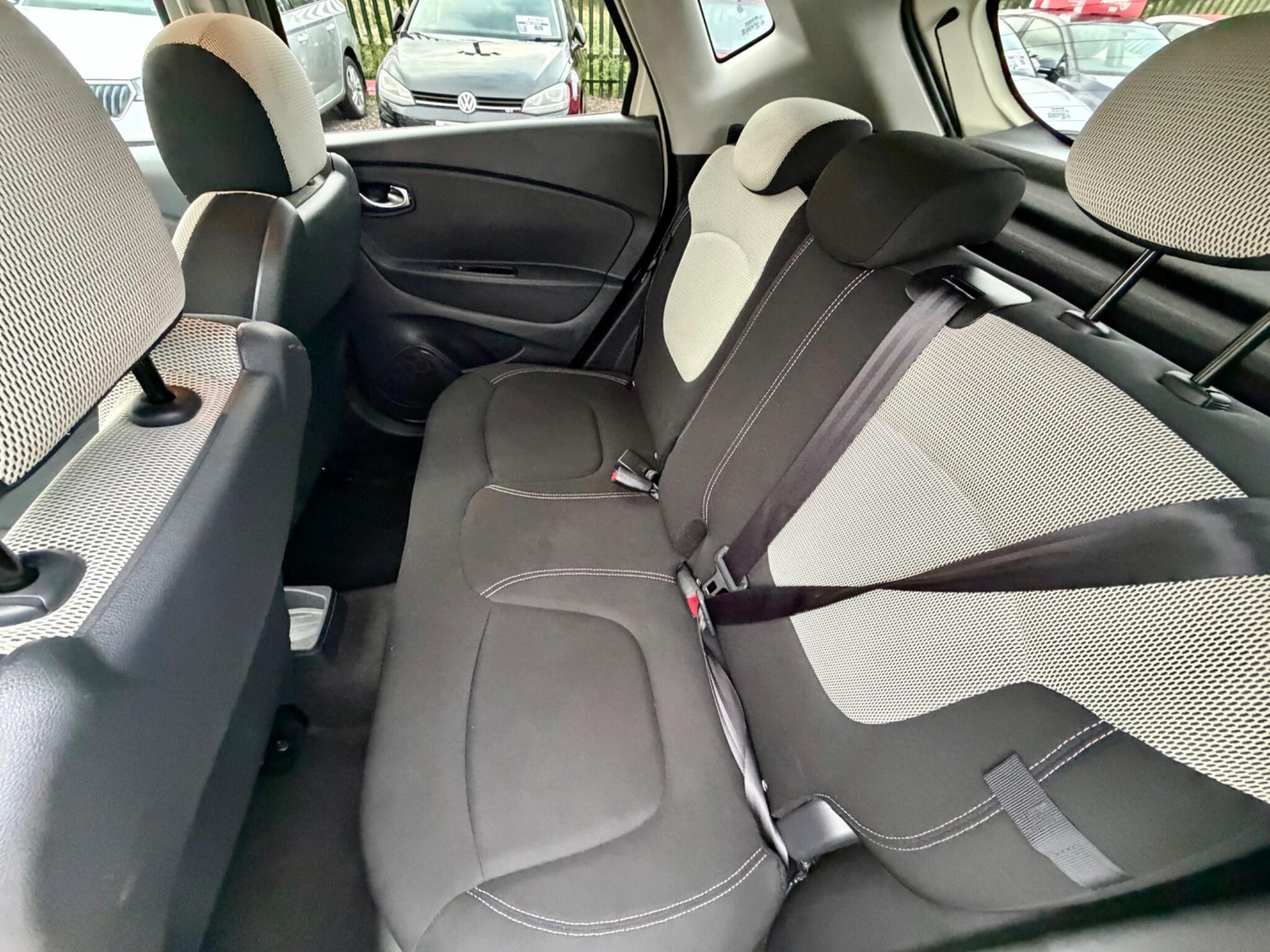 Renault Captur view 24