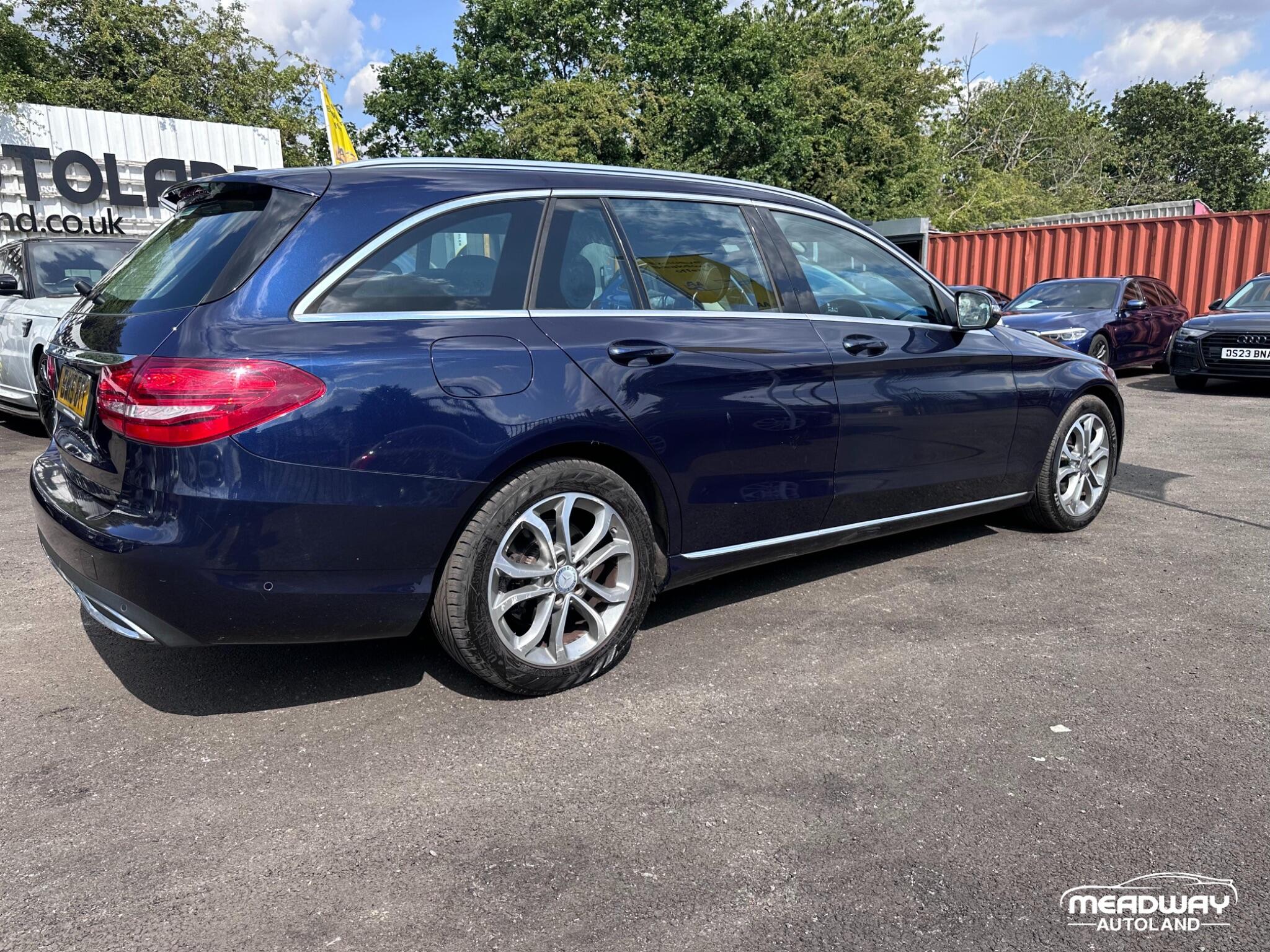 Mercedes-Benz C Class view 18