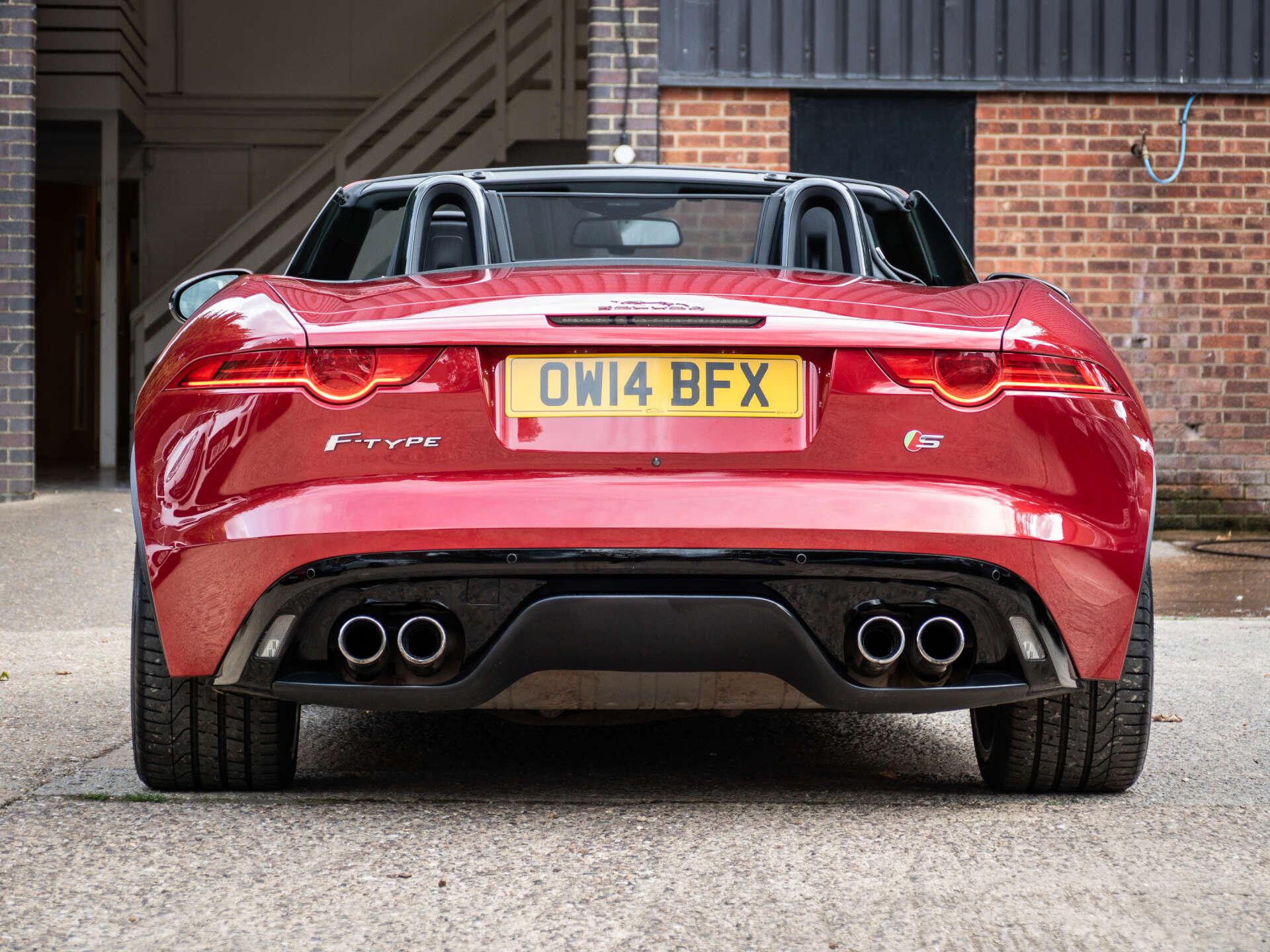 Jaguar F-Type view 17