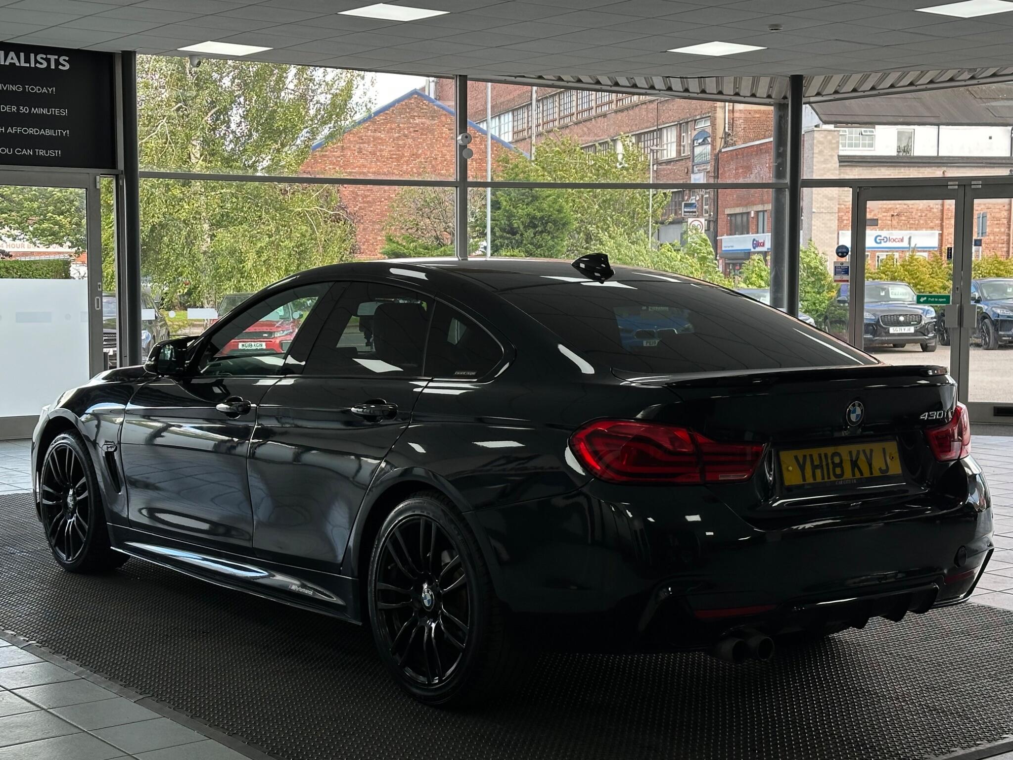 BMW 4 Series view 9