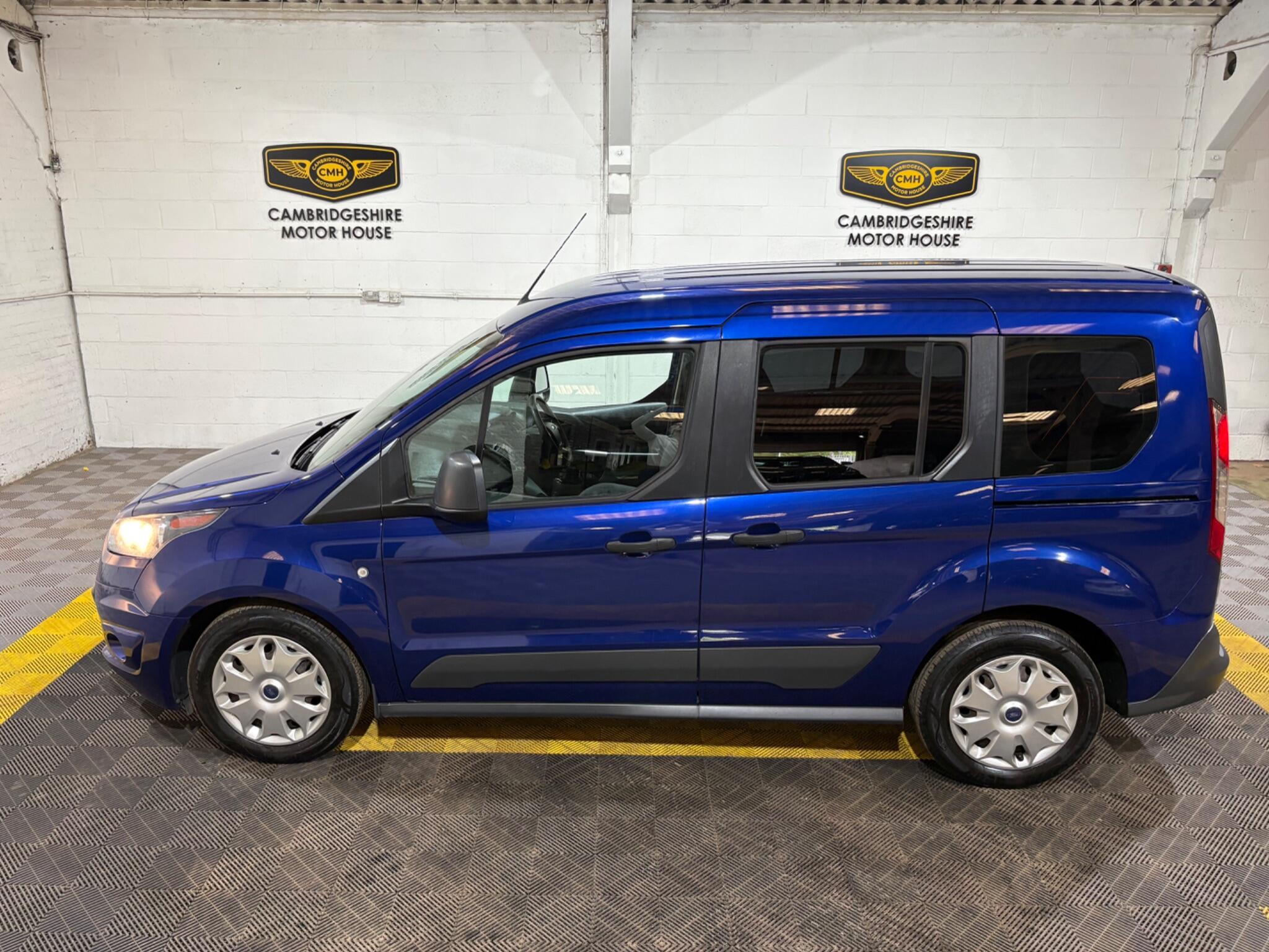 Ford Tourneo Connect view 41