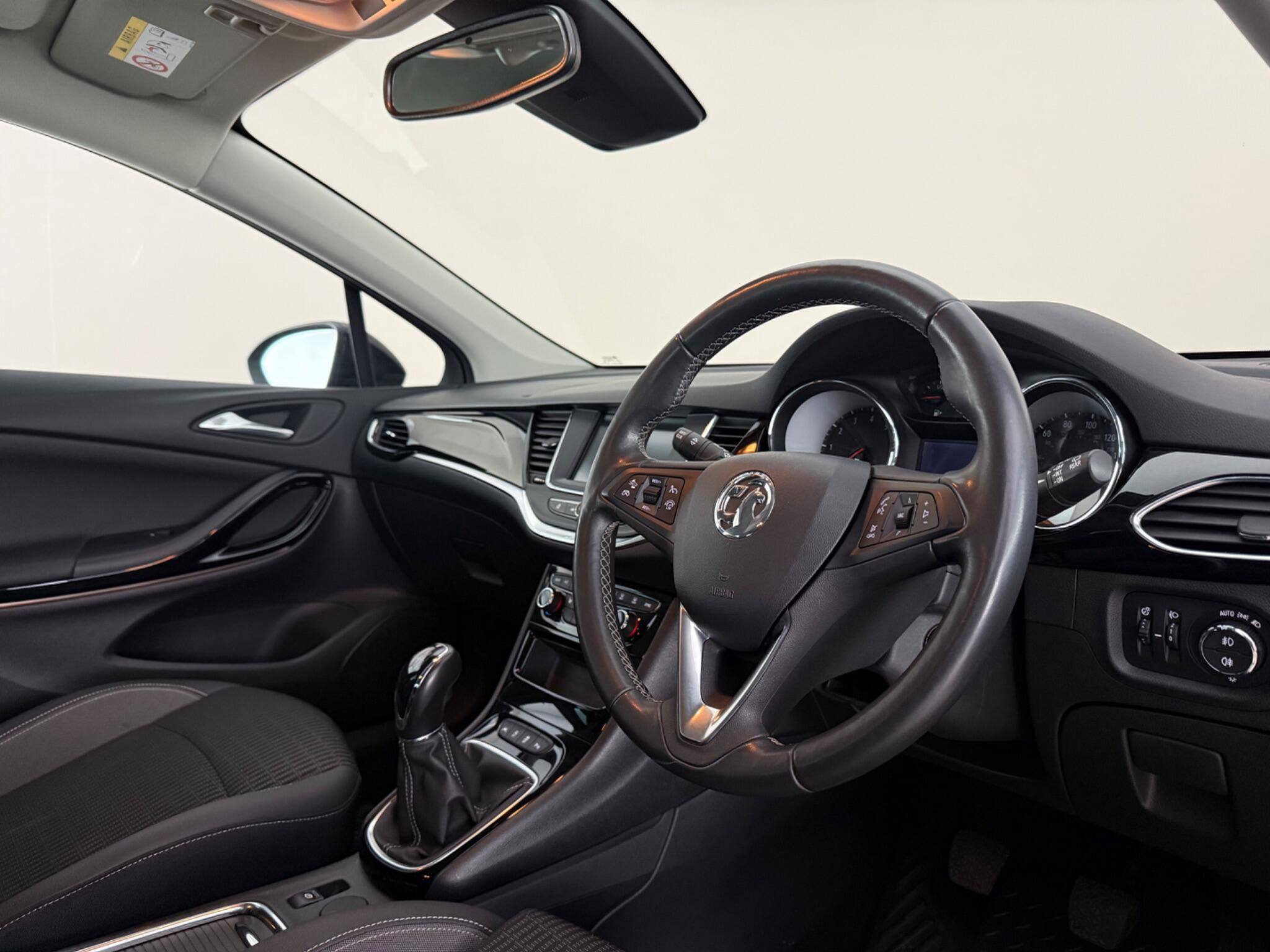 Vauxhall Astra view 3