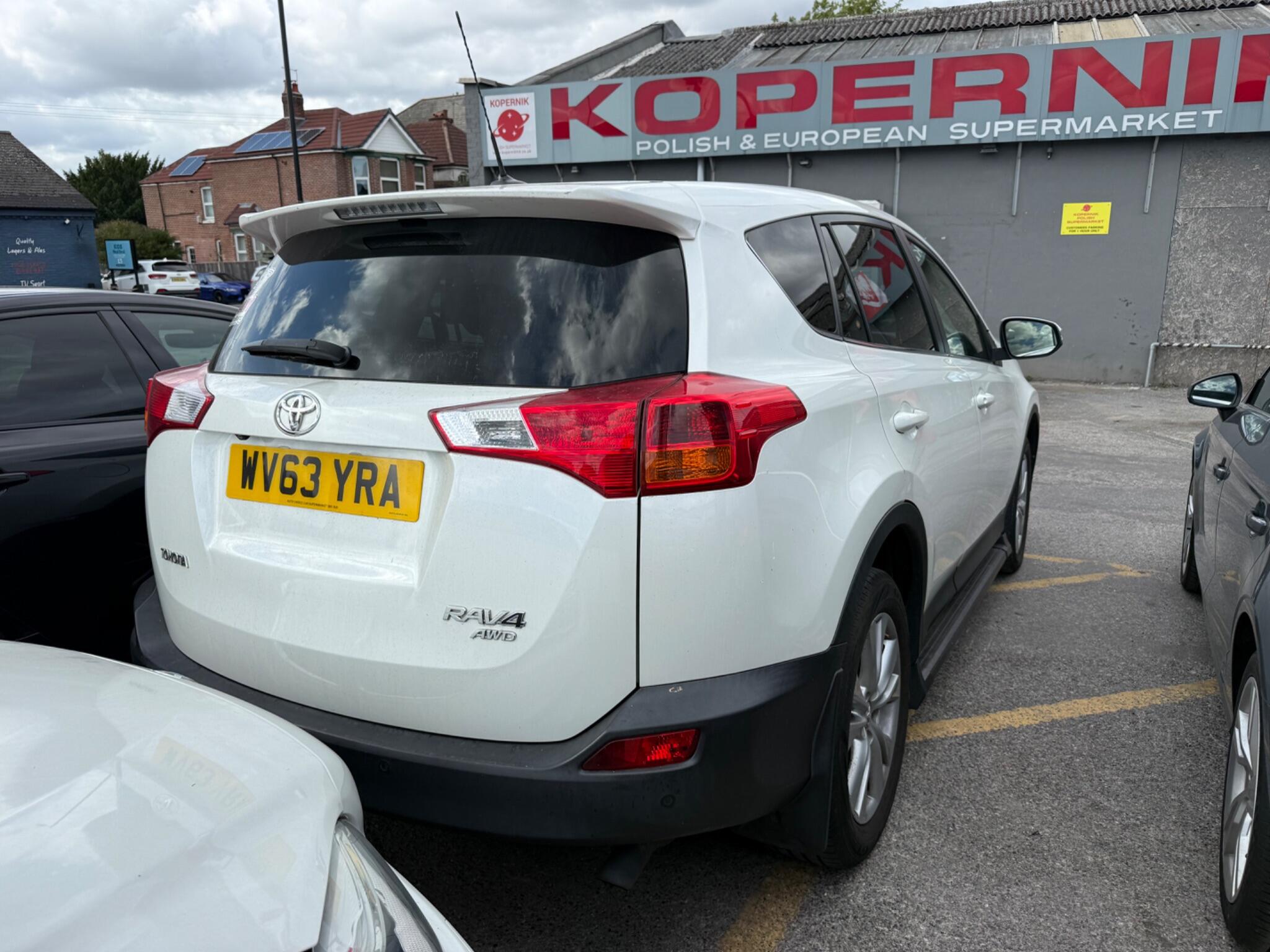 Toyota Rav4 view 7