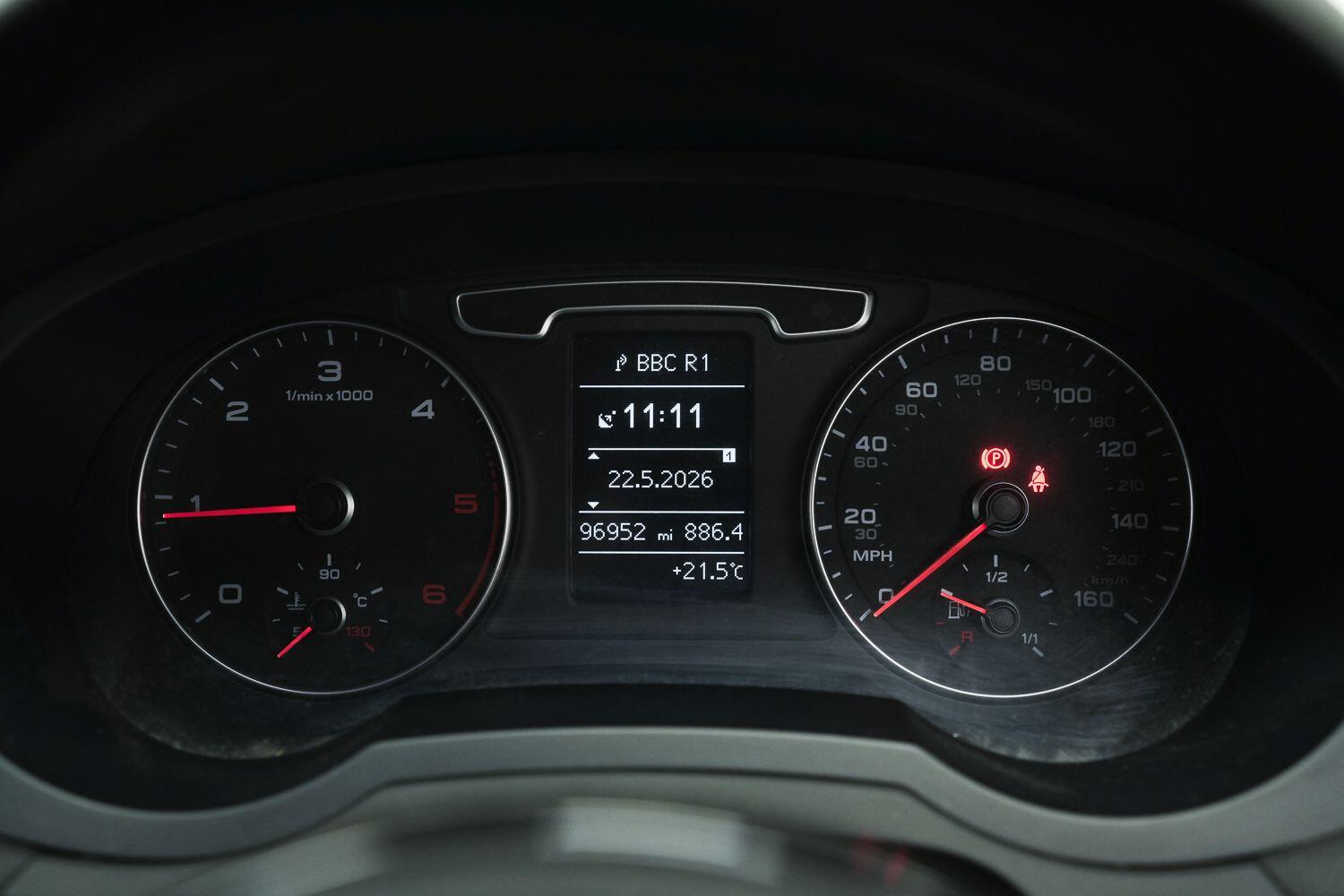 Audi Q3 view 24