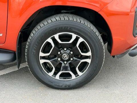Toyota Hilux view 37