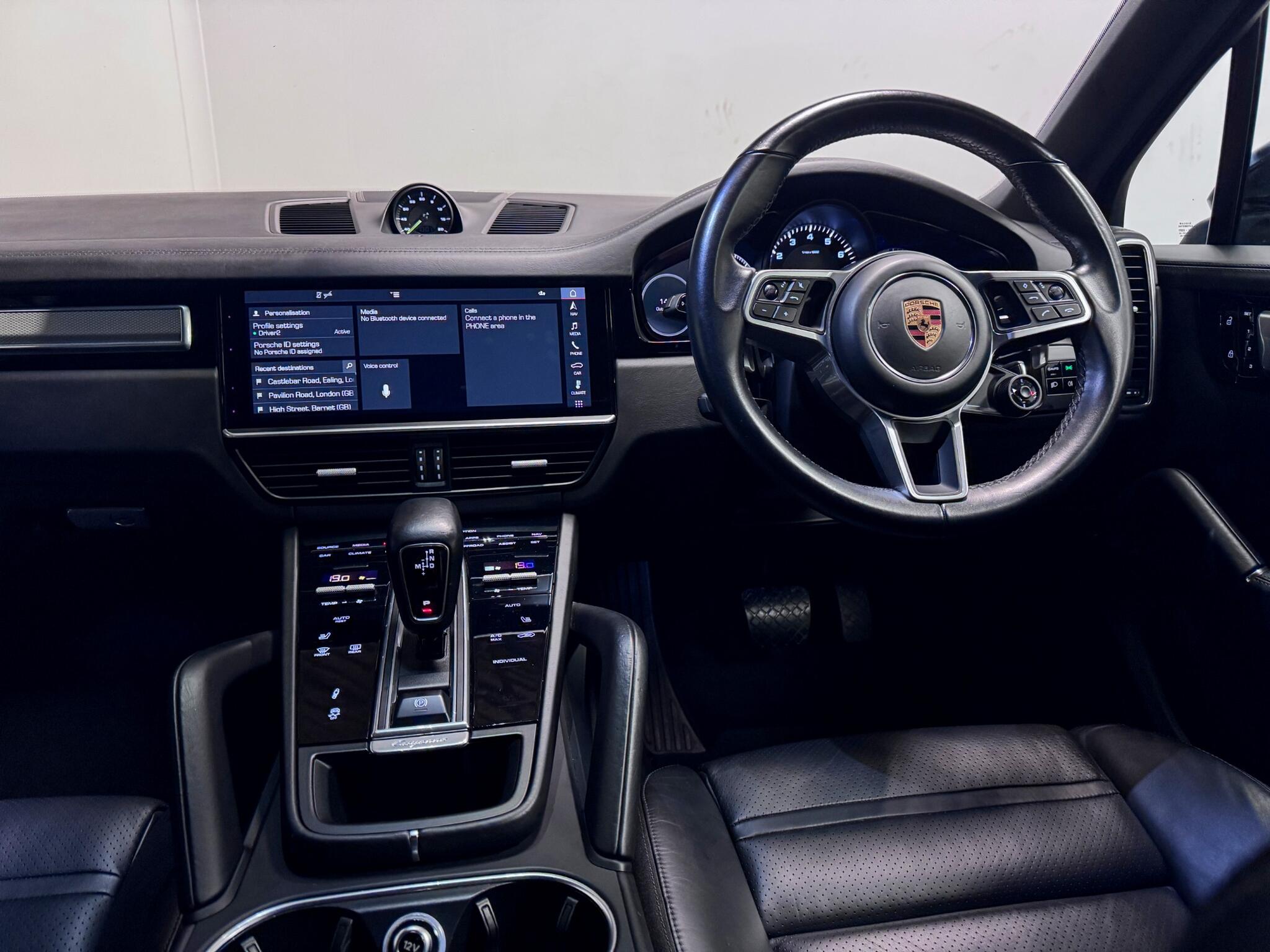 Porsche Cayenne view 34
